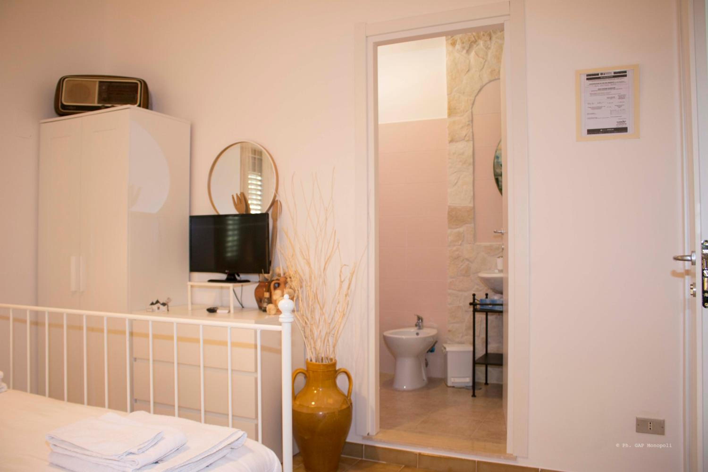 Double Room with Private Bathroom photo 2