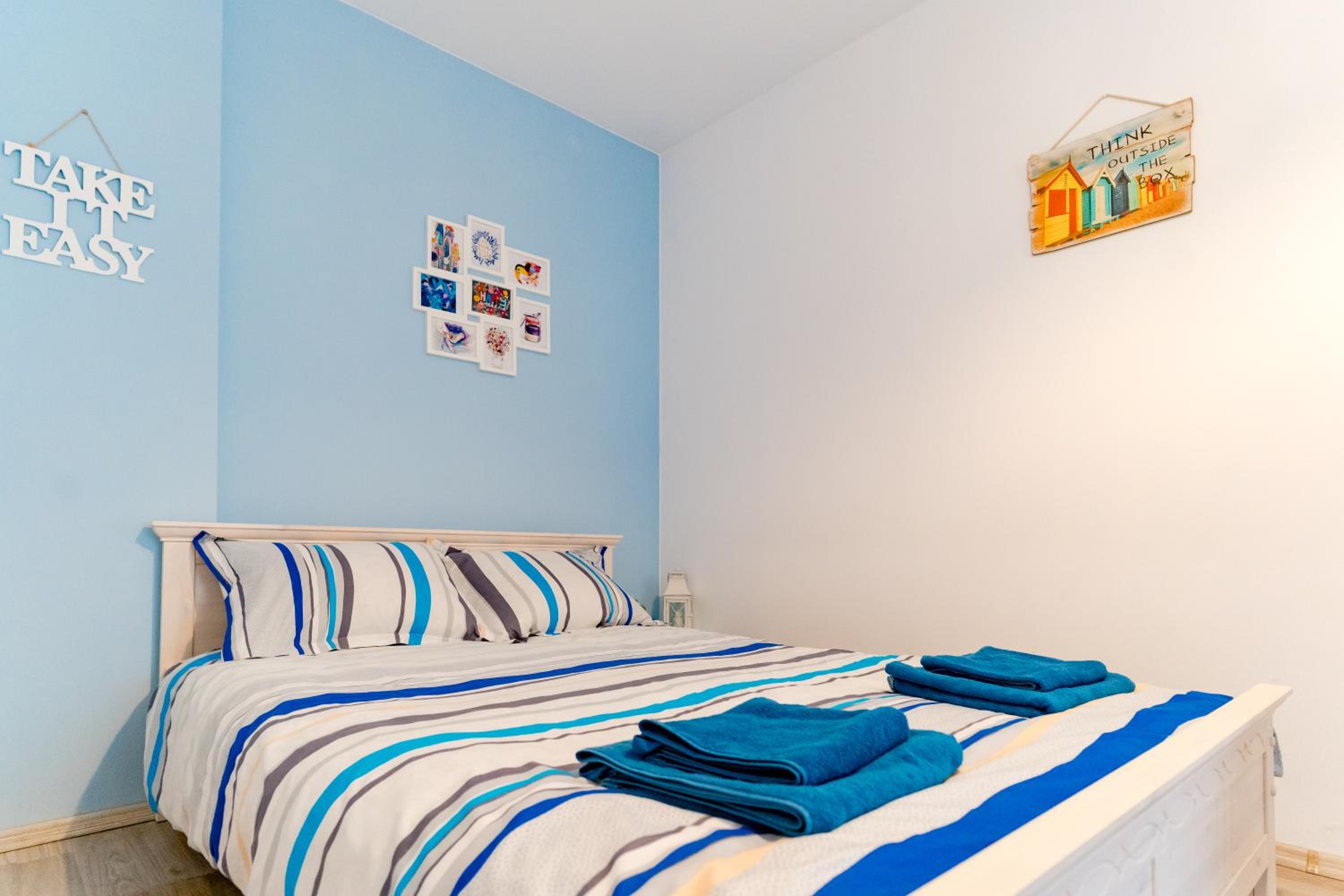 One-Bedroom Apartment (4 Adults) - Photo 2