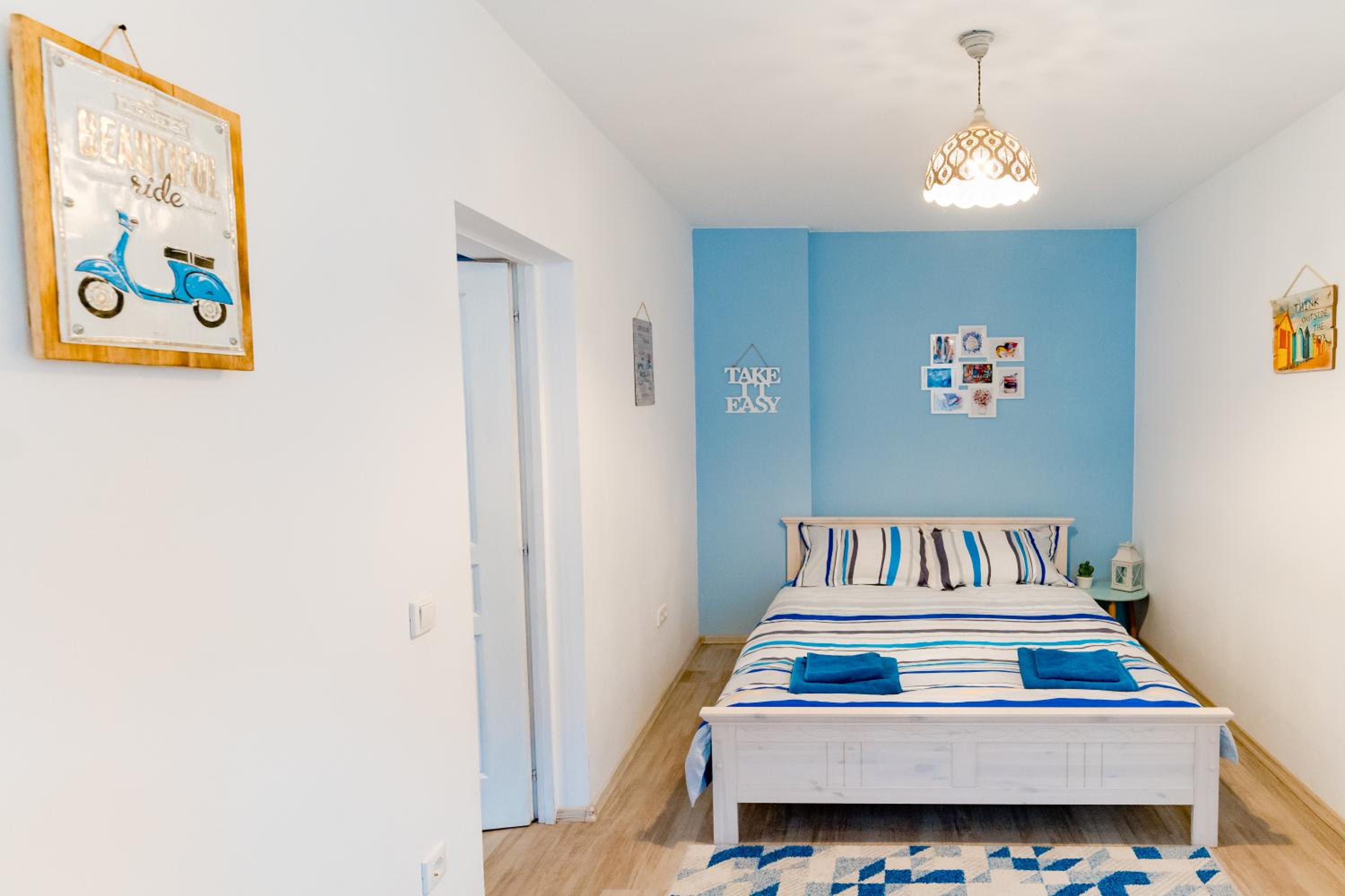 One-Bedroom Apartment (4 Adults) - Photo 1