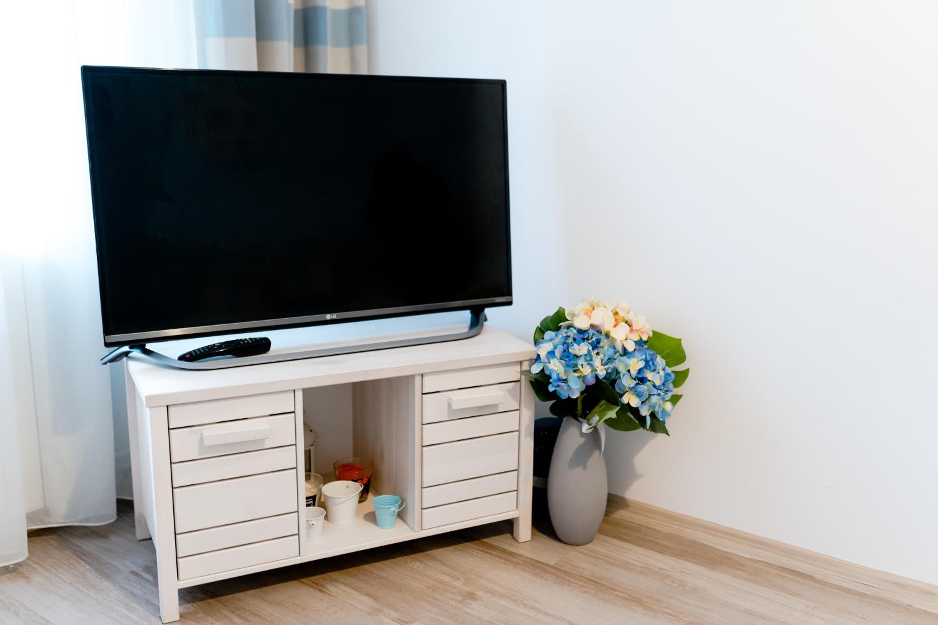 One-Bedroom Apartment (4 Adults) - Photo 24