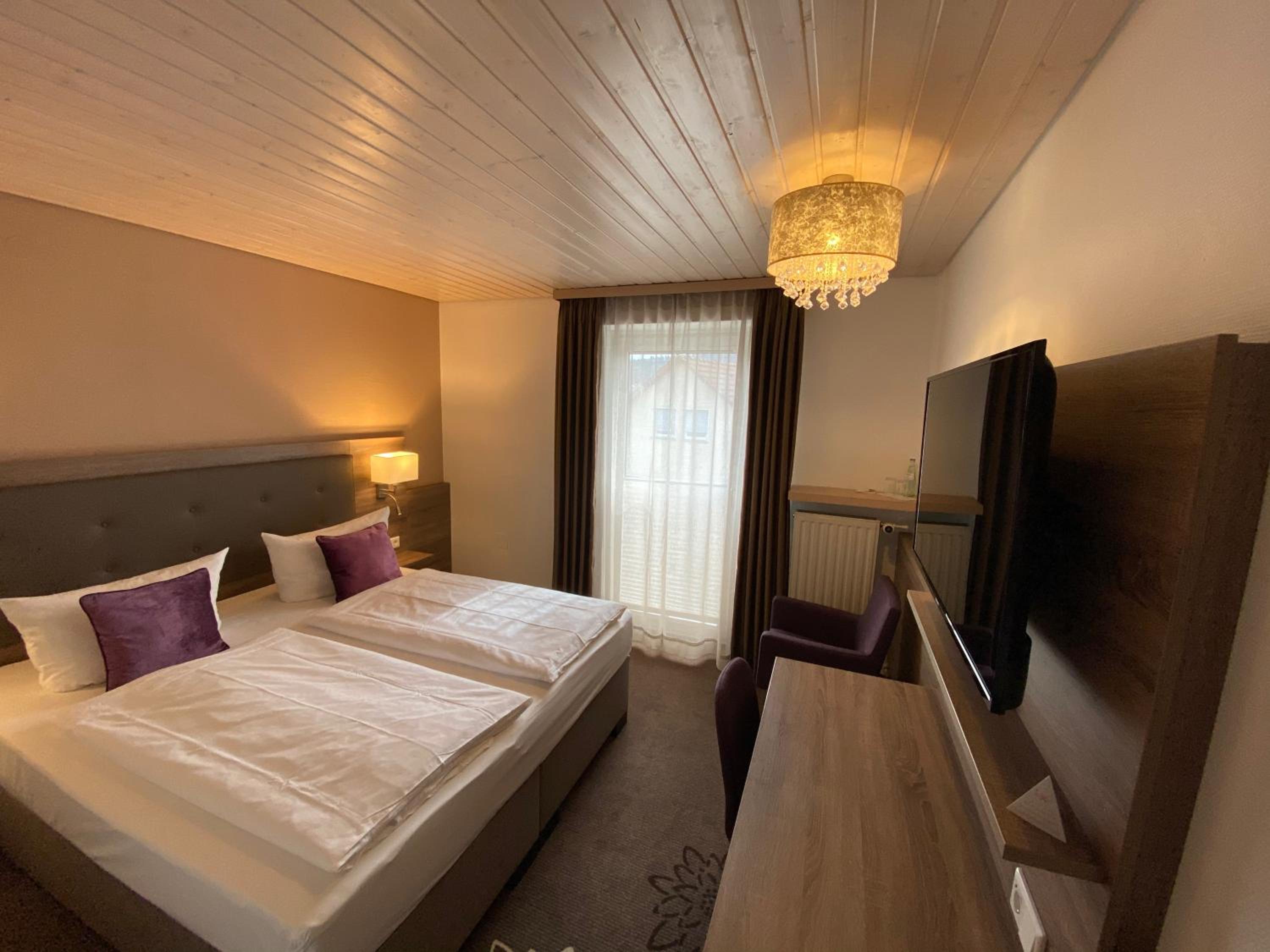 Double Room - Photo 25