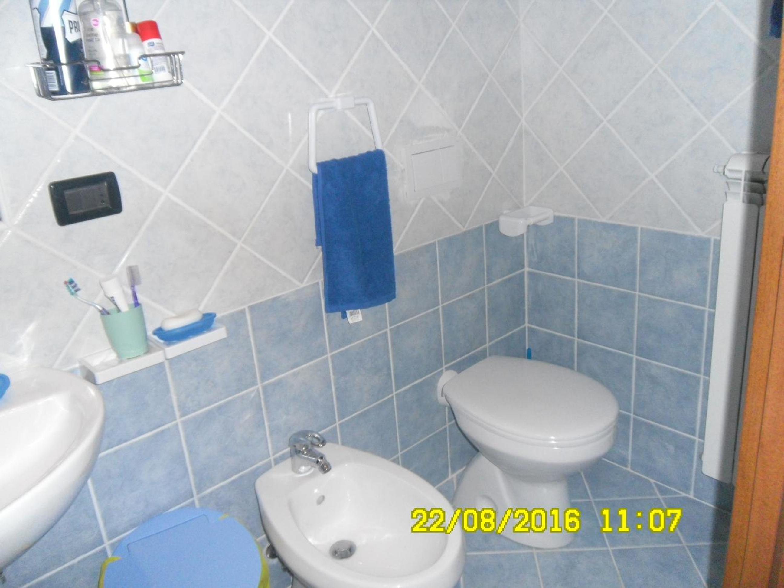 King Room with Roll-In Shower - Disability Access - Photo 13