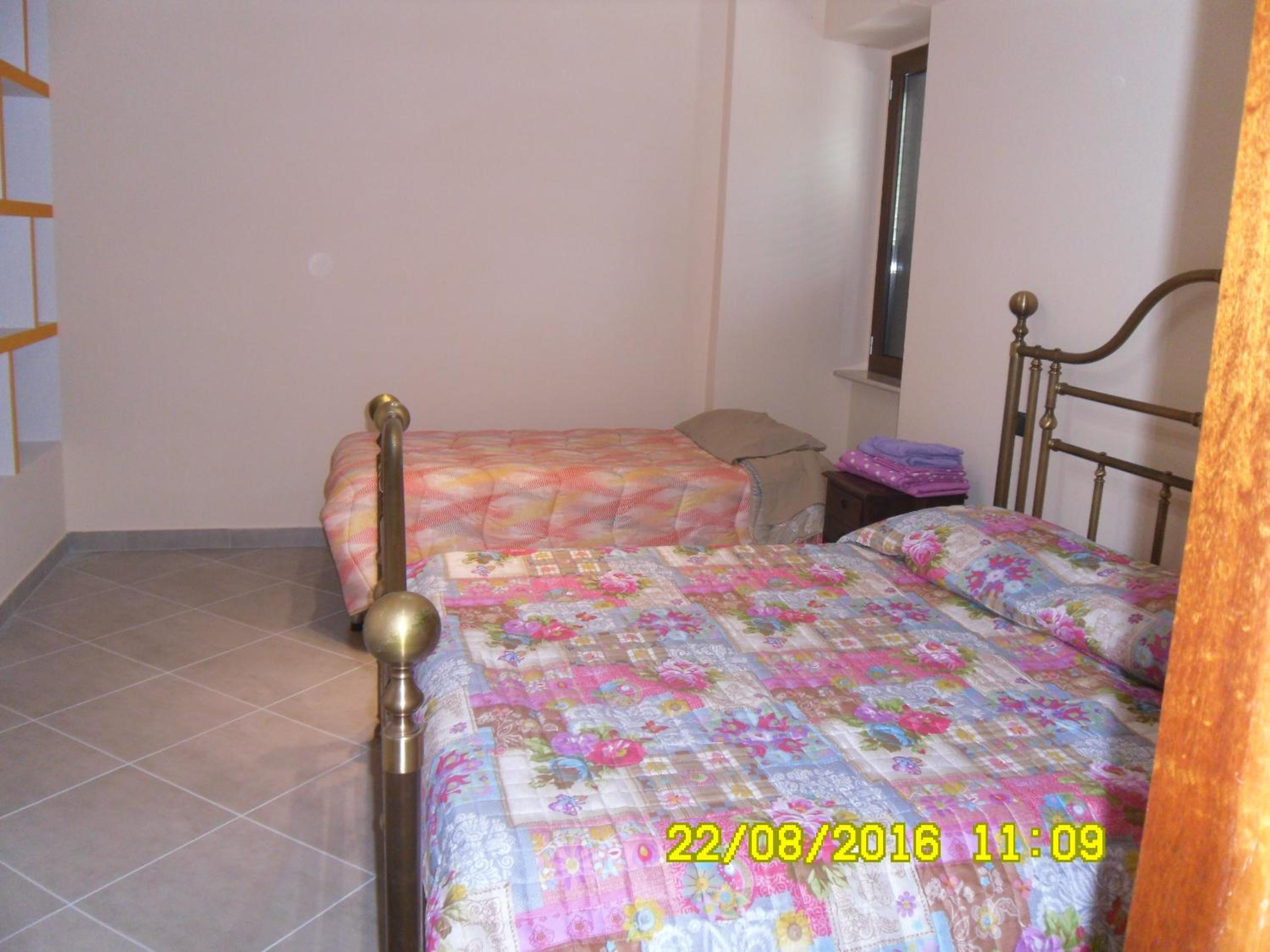 King Room with Roll-In Shower - Disability Access - Photo 6