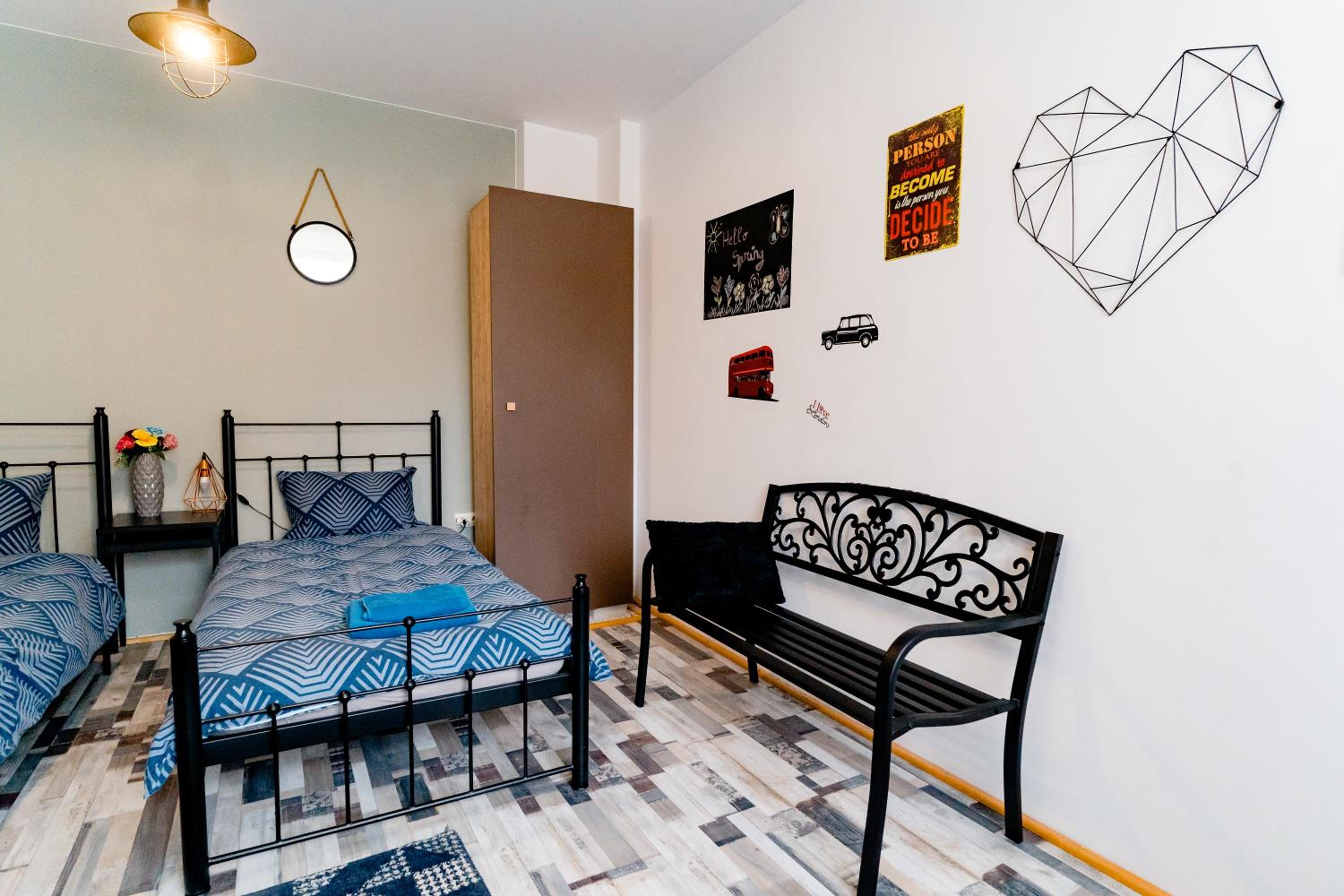 Deluxe Double or Twin Room - Photo 7