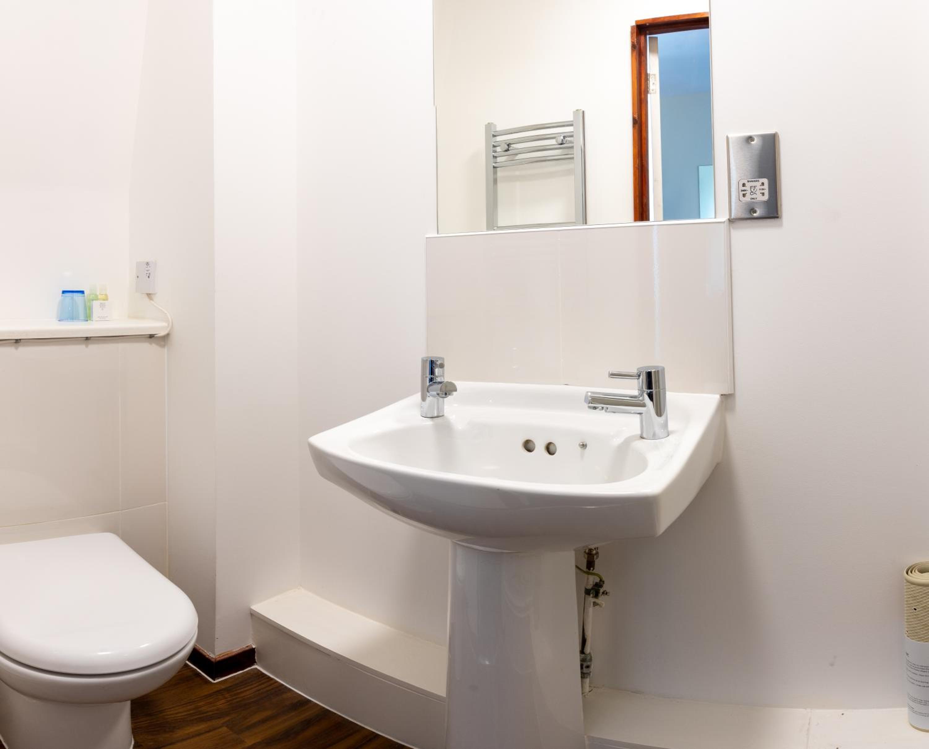 Single Room photo 3