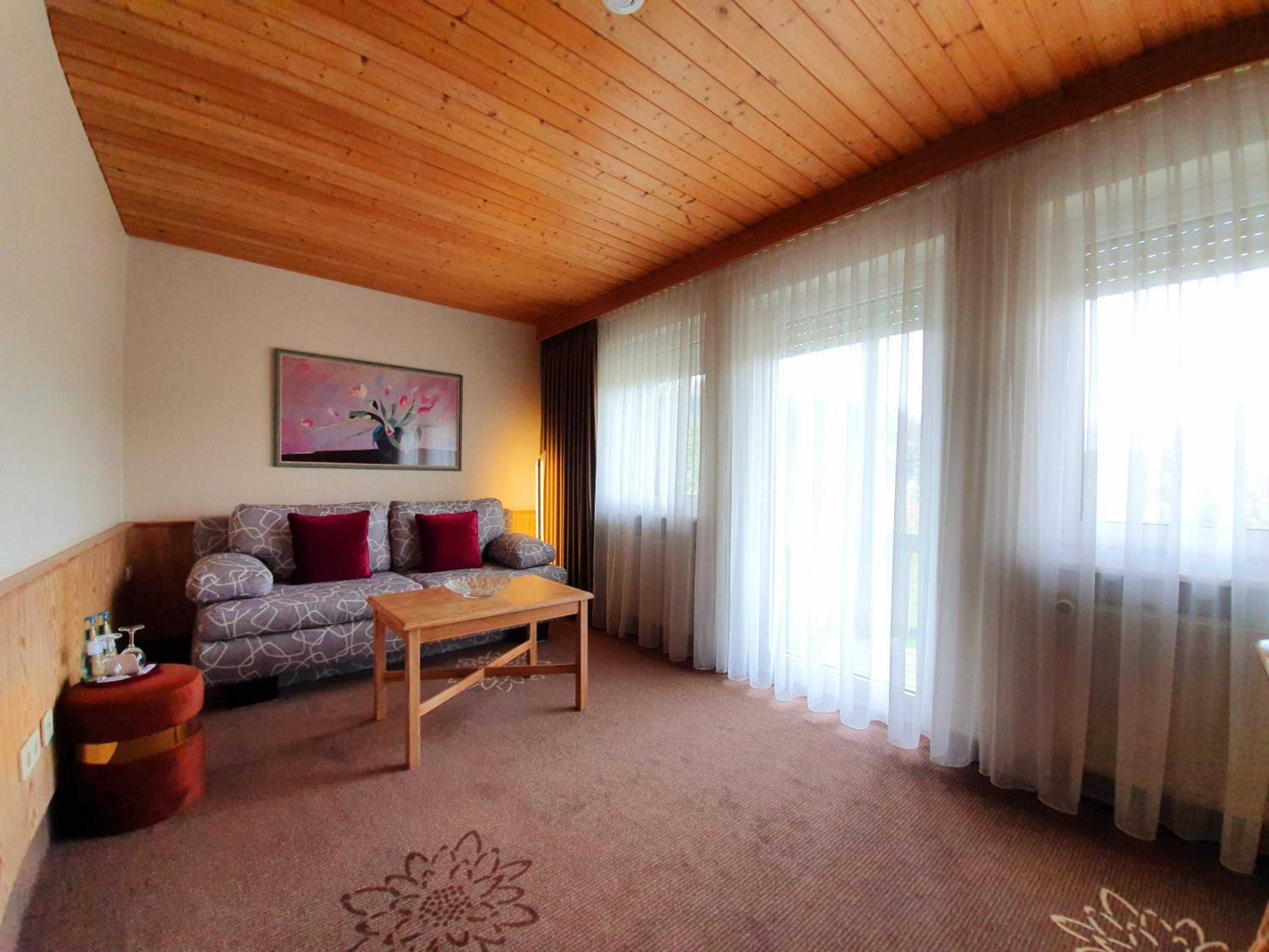 Deluxe Double Room - Photo 21