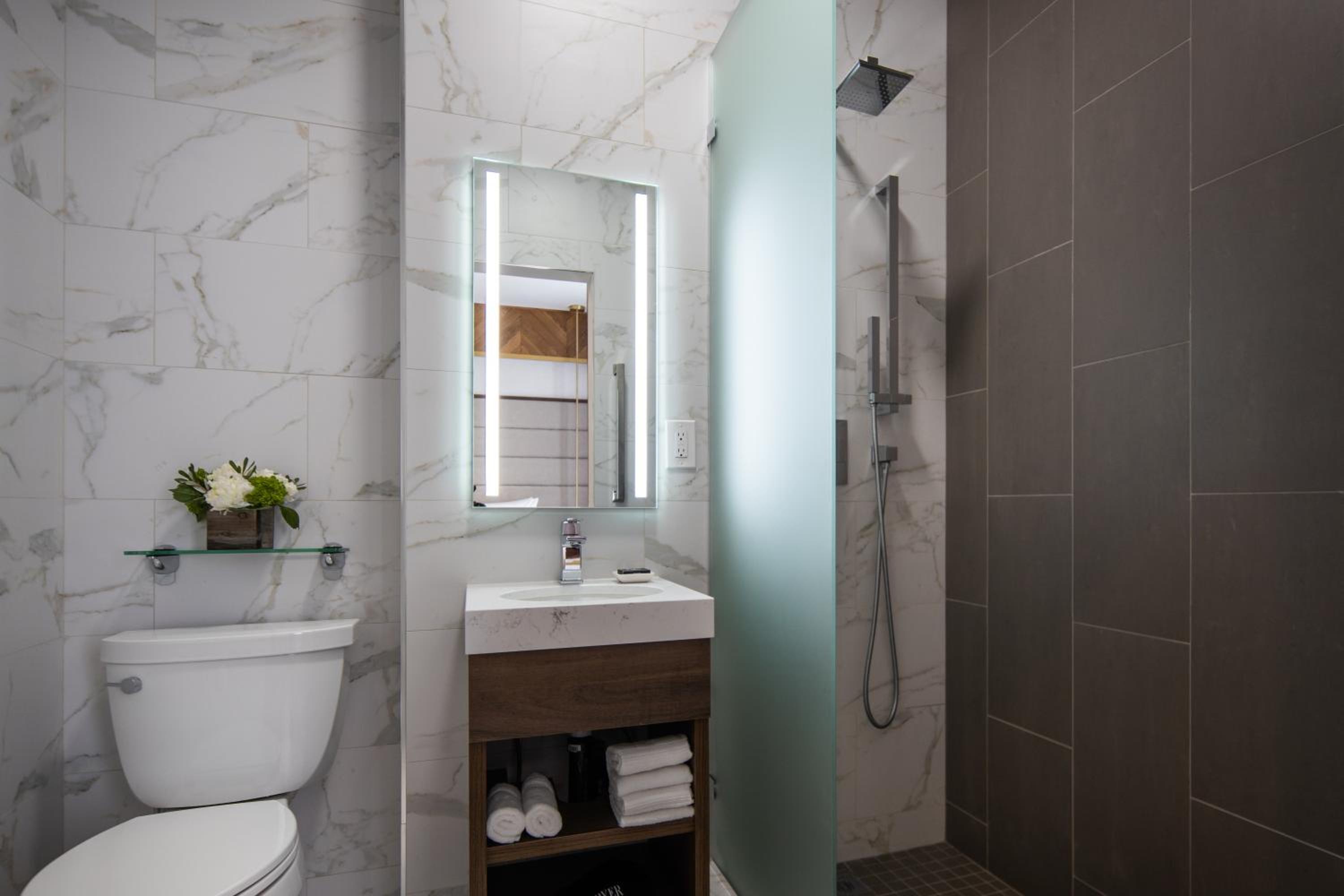 Queen Room - Photo 14