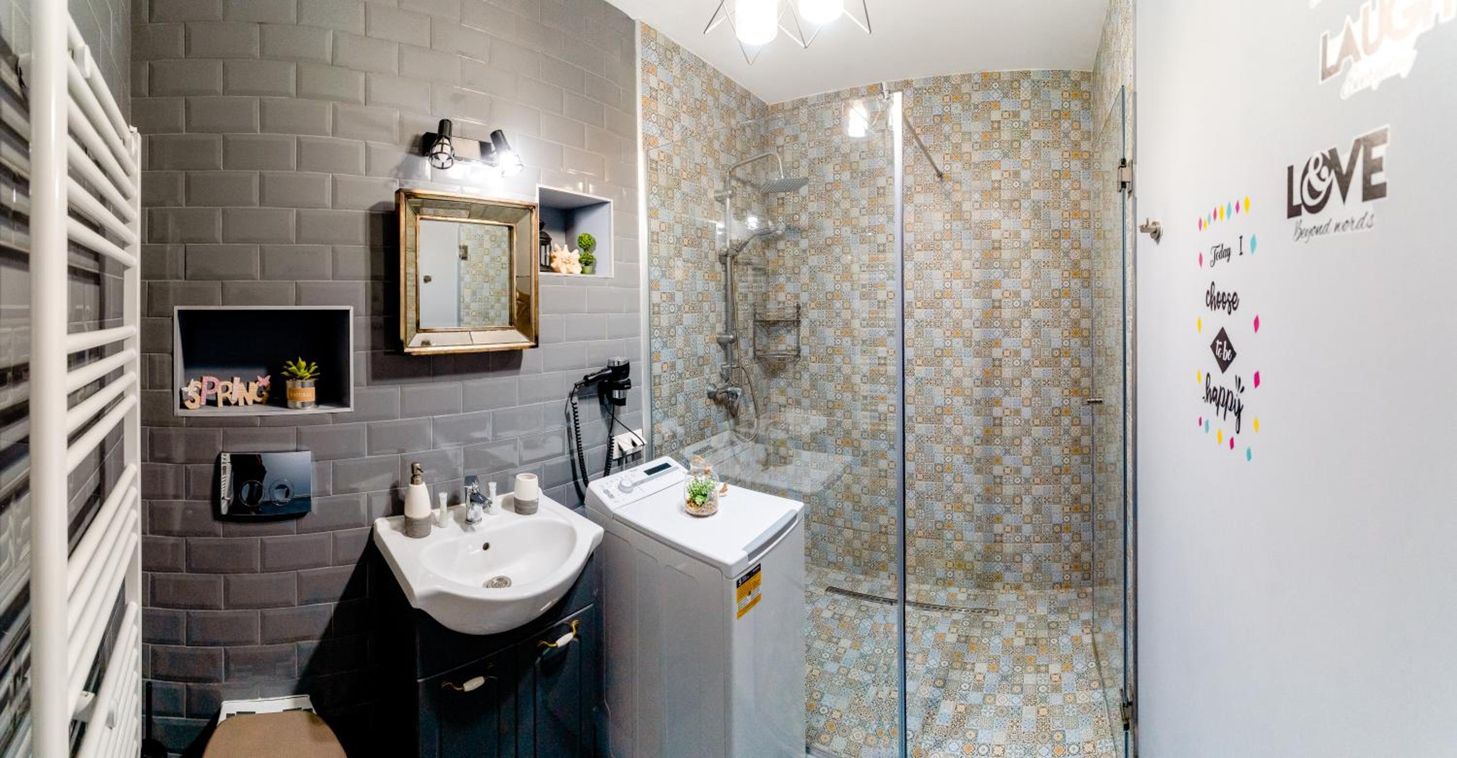 Deluxe Double or Twin Room - Photo 17