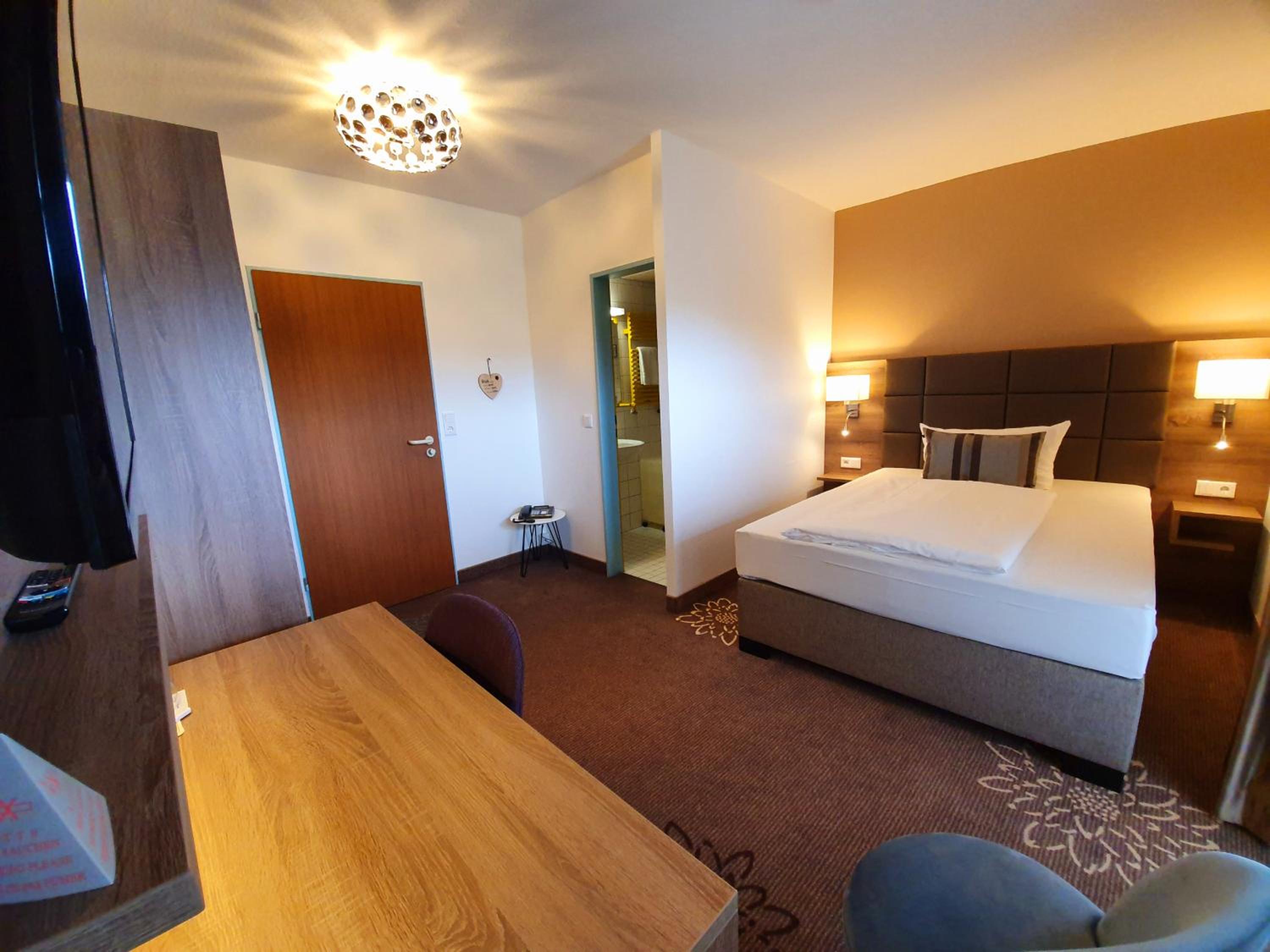 Double Room - Photo 14