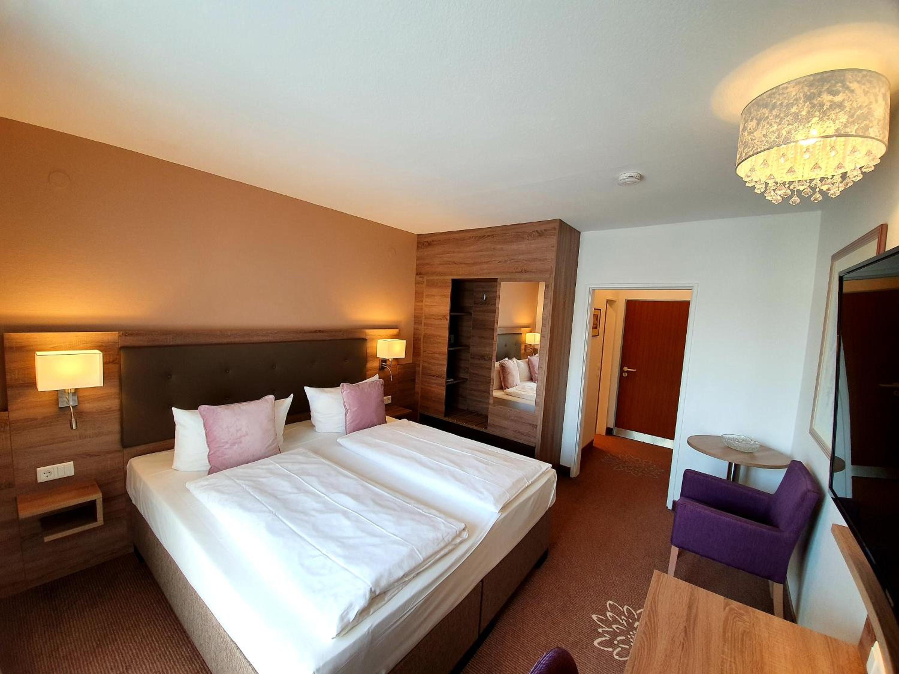 Double Room - Photo 36