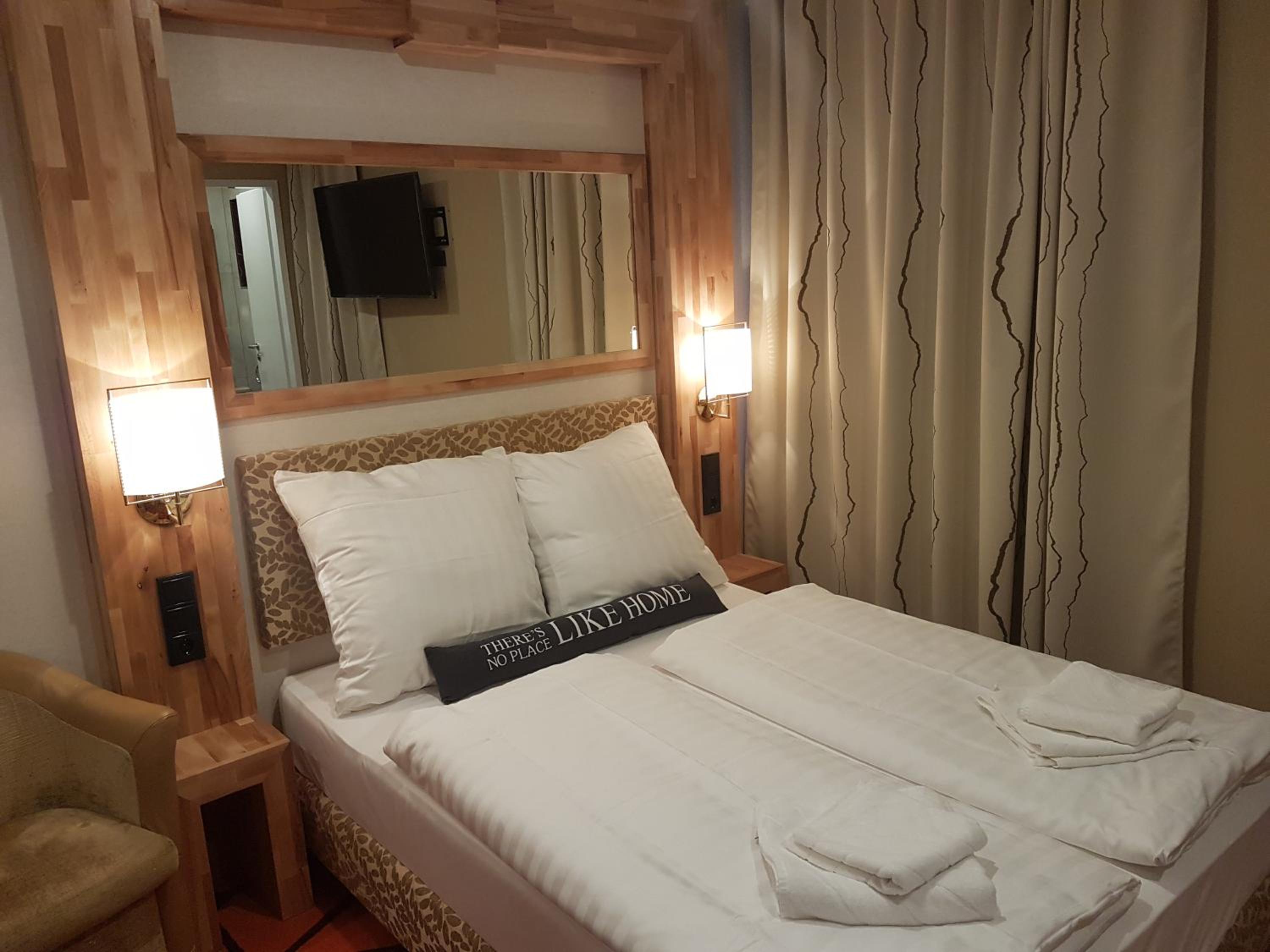 Economy Triple Room - Photo 1