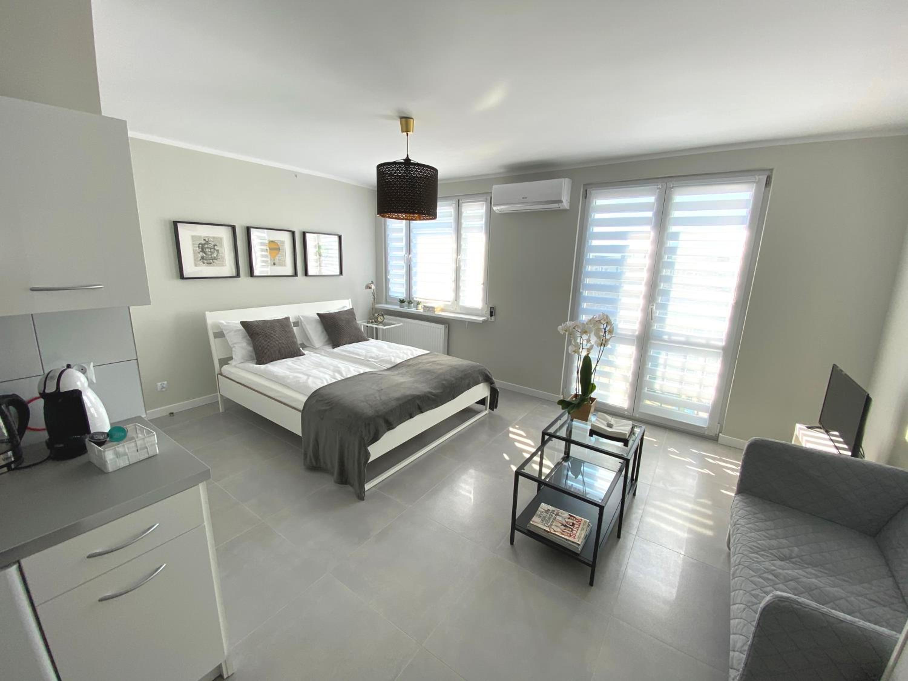 One-Bedroom Apartment - Photo 8