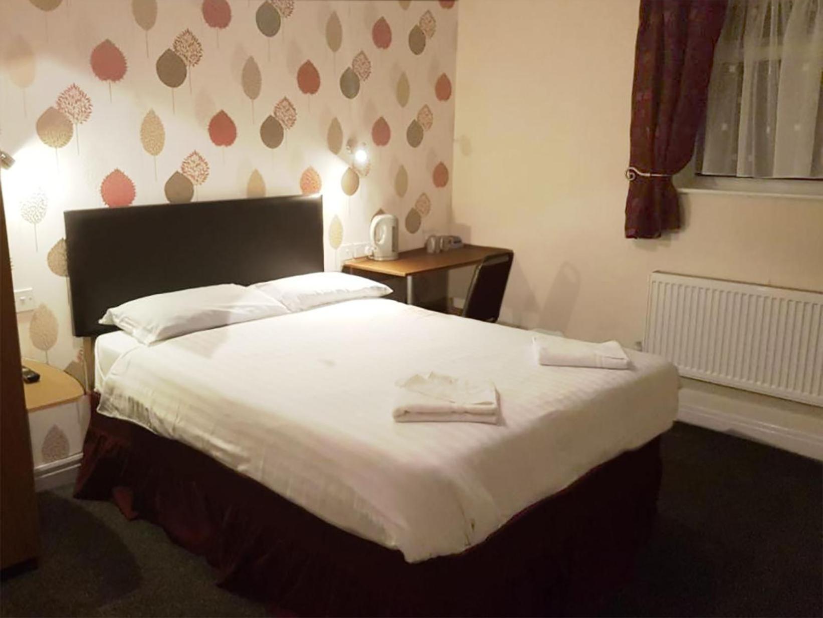 Double Room - Photo 7