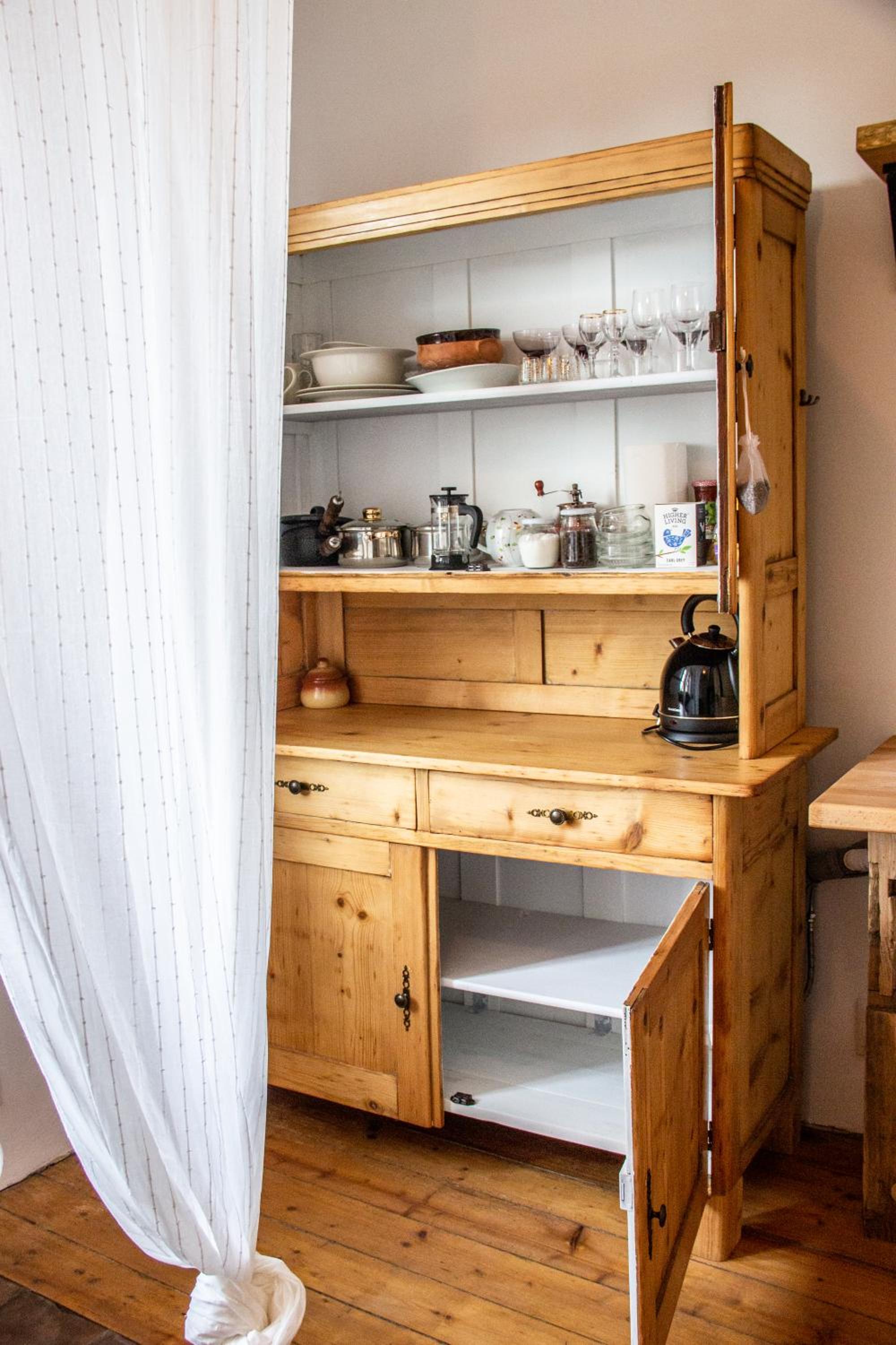 Deluxe Double Room with Bath - Photo 6