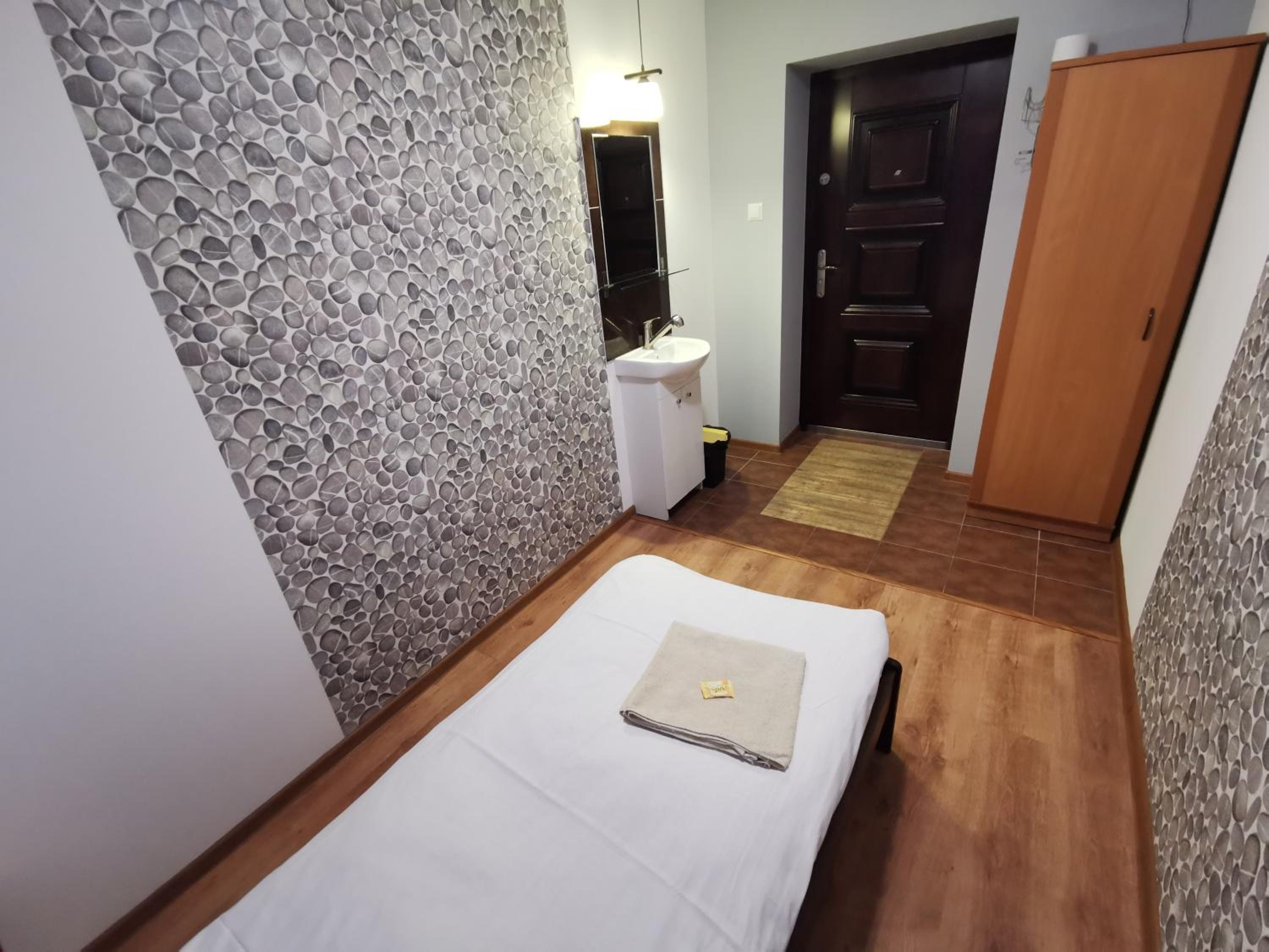 Standard Single Room with Shared Bathroom photo 1
