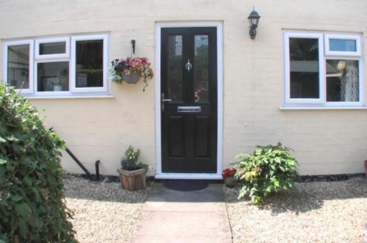 One-Bedroom House photo 3