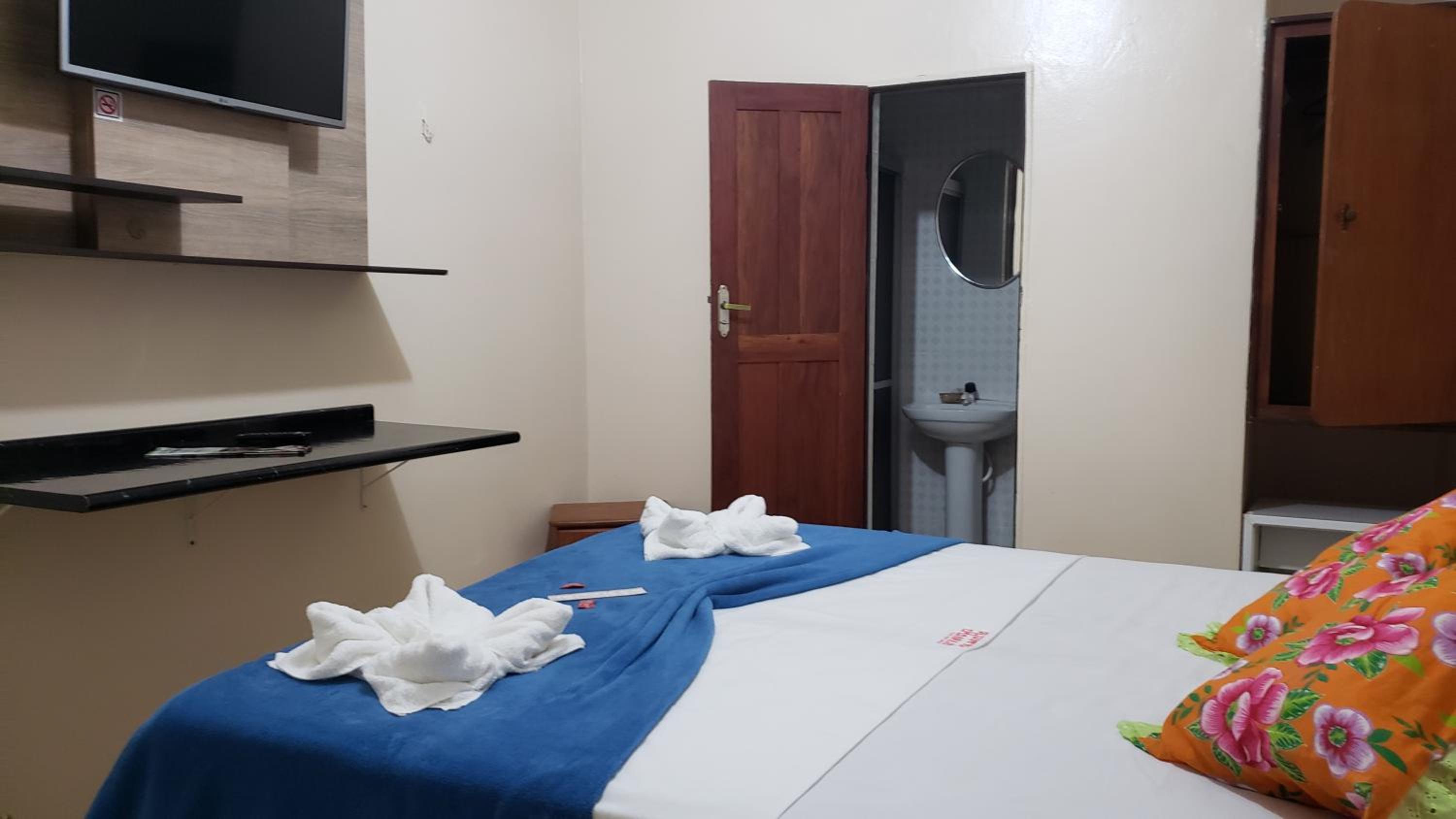 Double Room - Photo 12