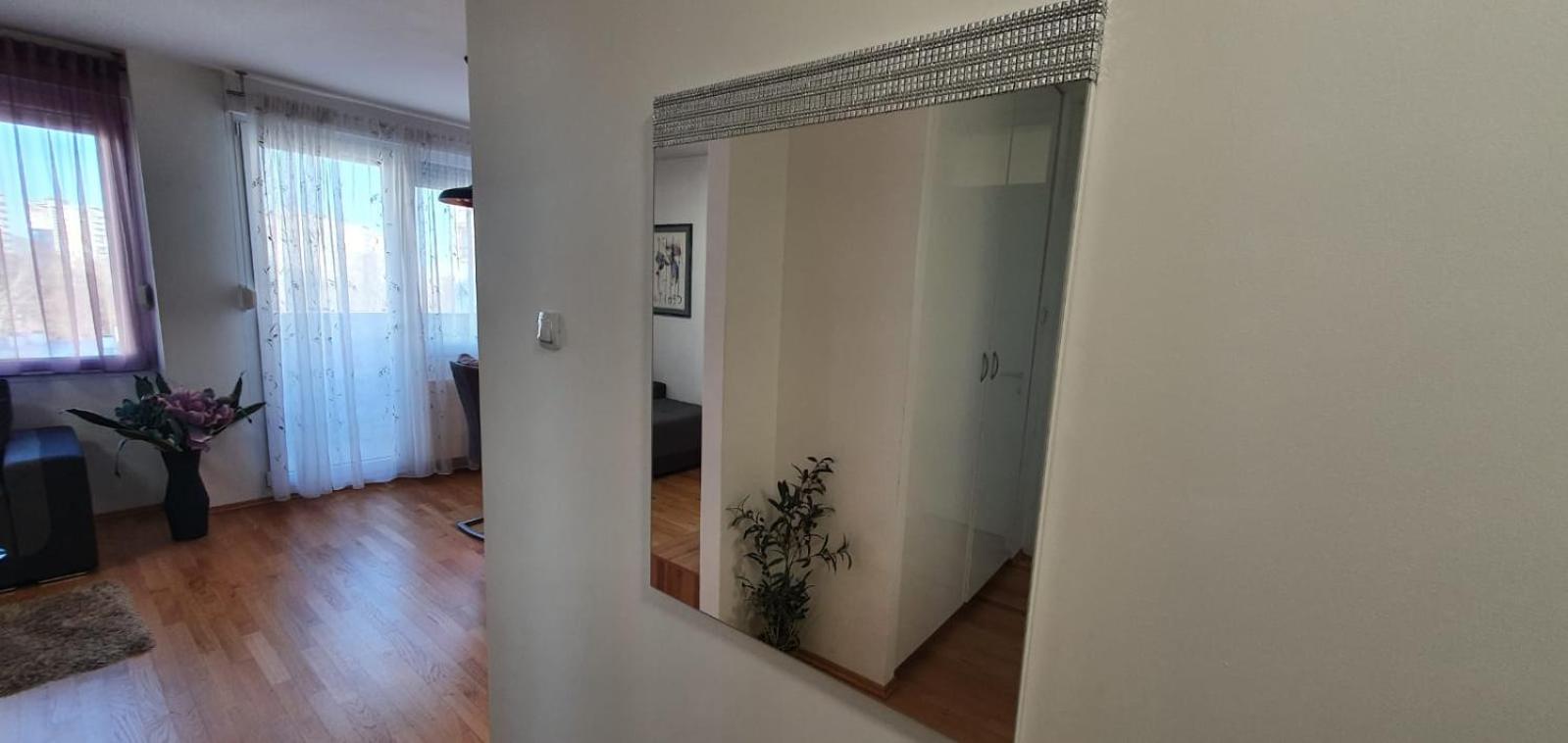 Apartment - Photo 2