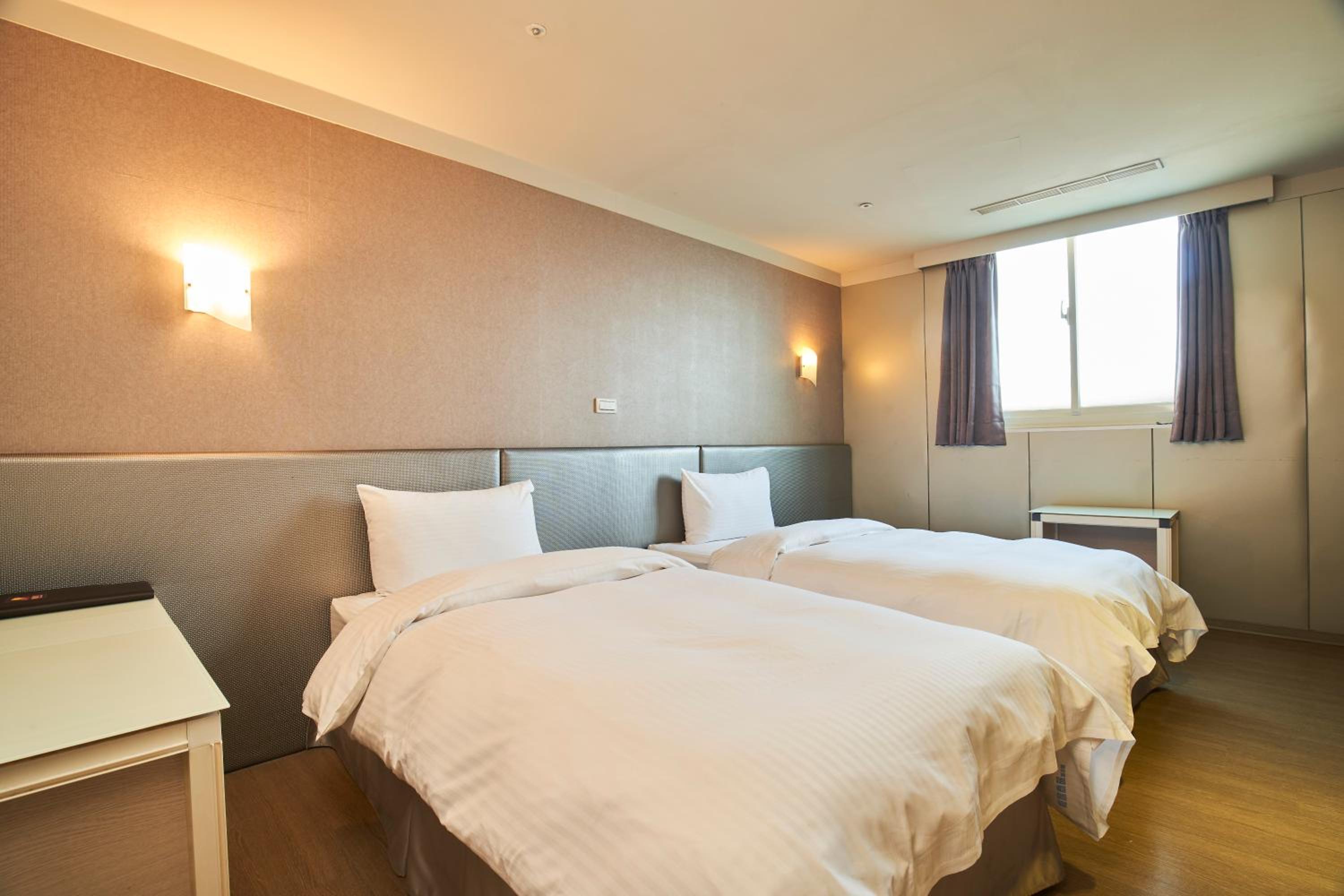 Standard Twin Room photo 3