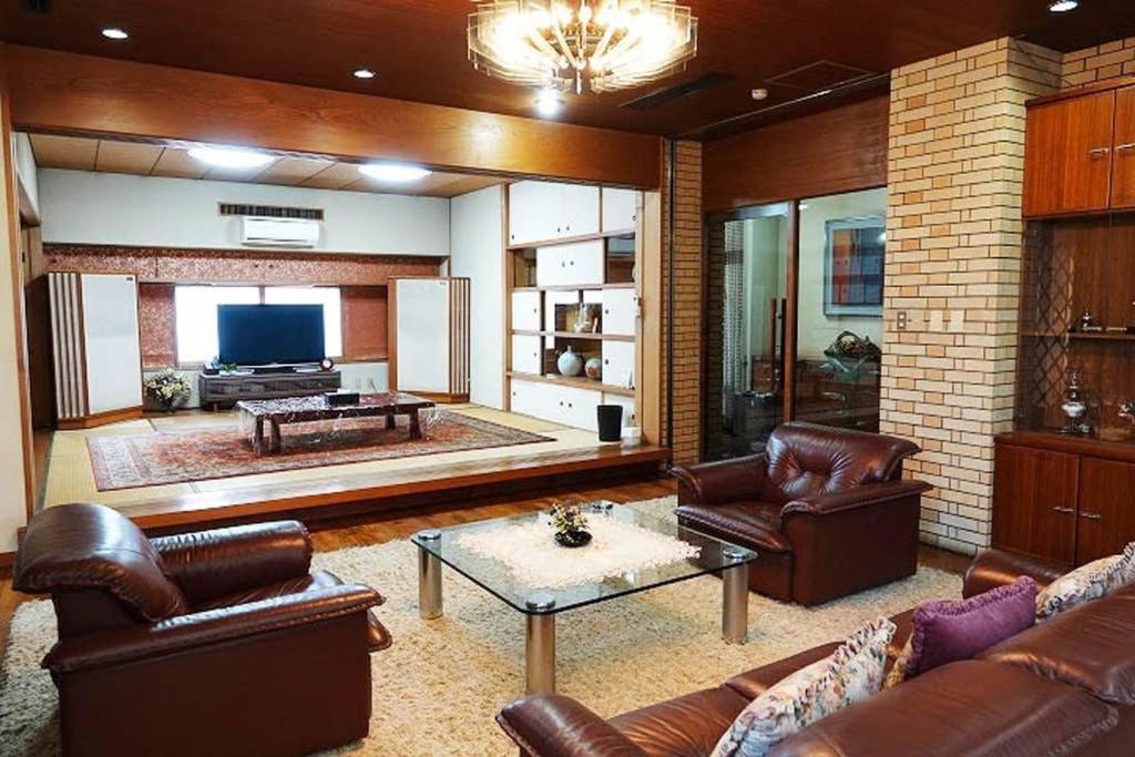 Two-Bedroom Suite - Photo 4