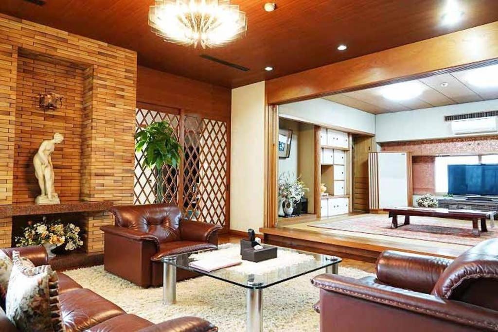 Two-Bedroom Suite - Photo 9