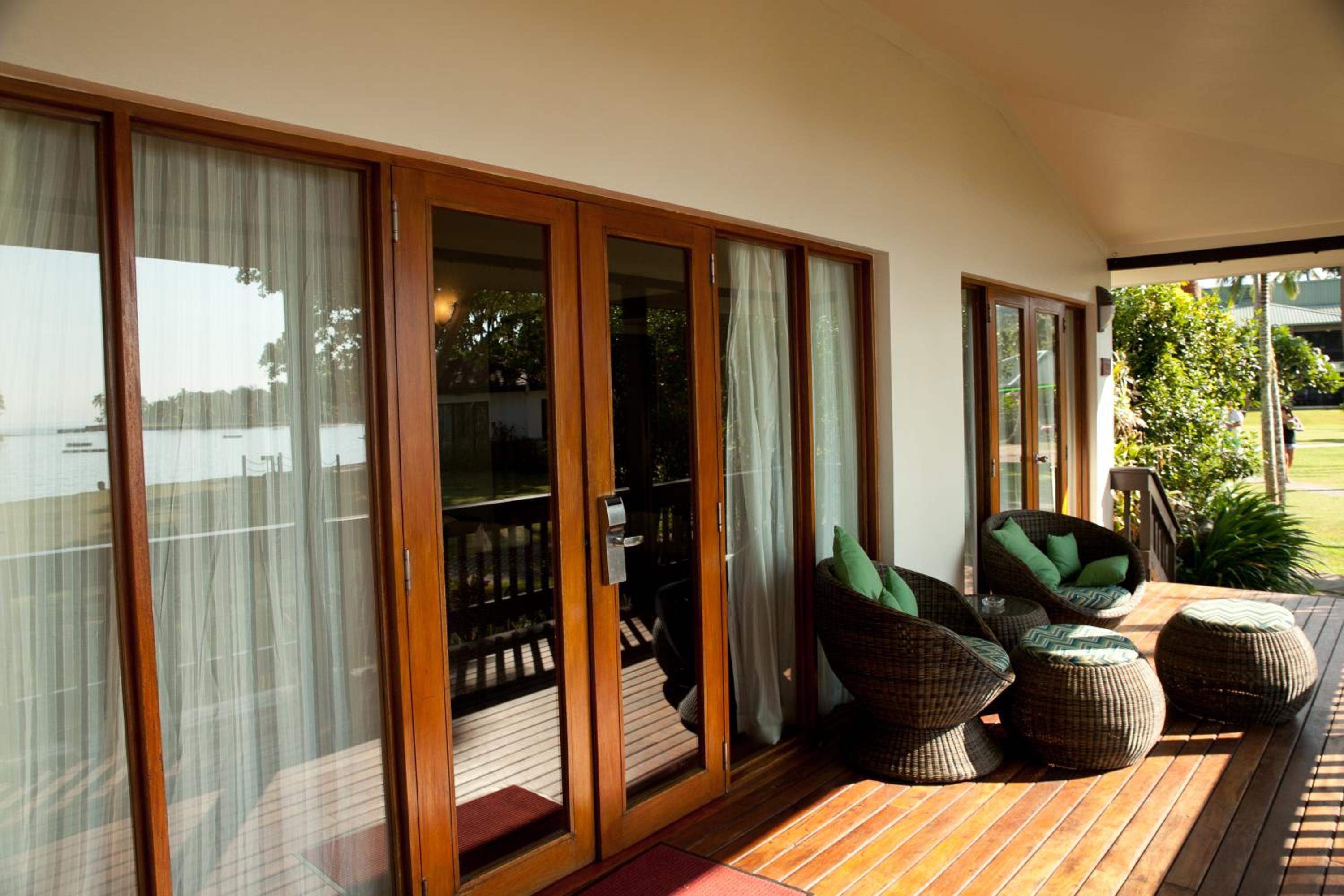 One-Bedroom Ocean Front Villa photo 3