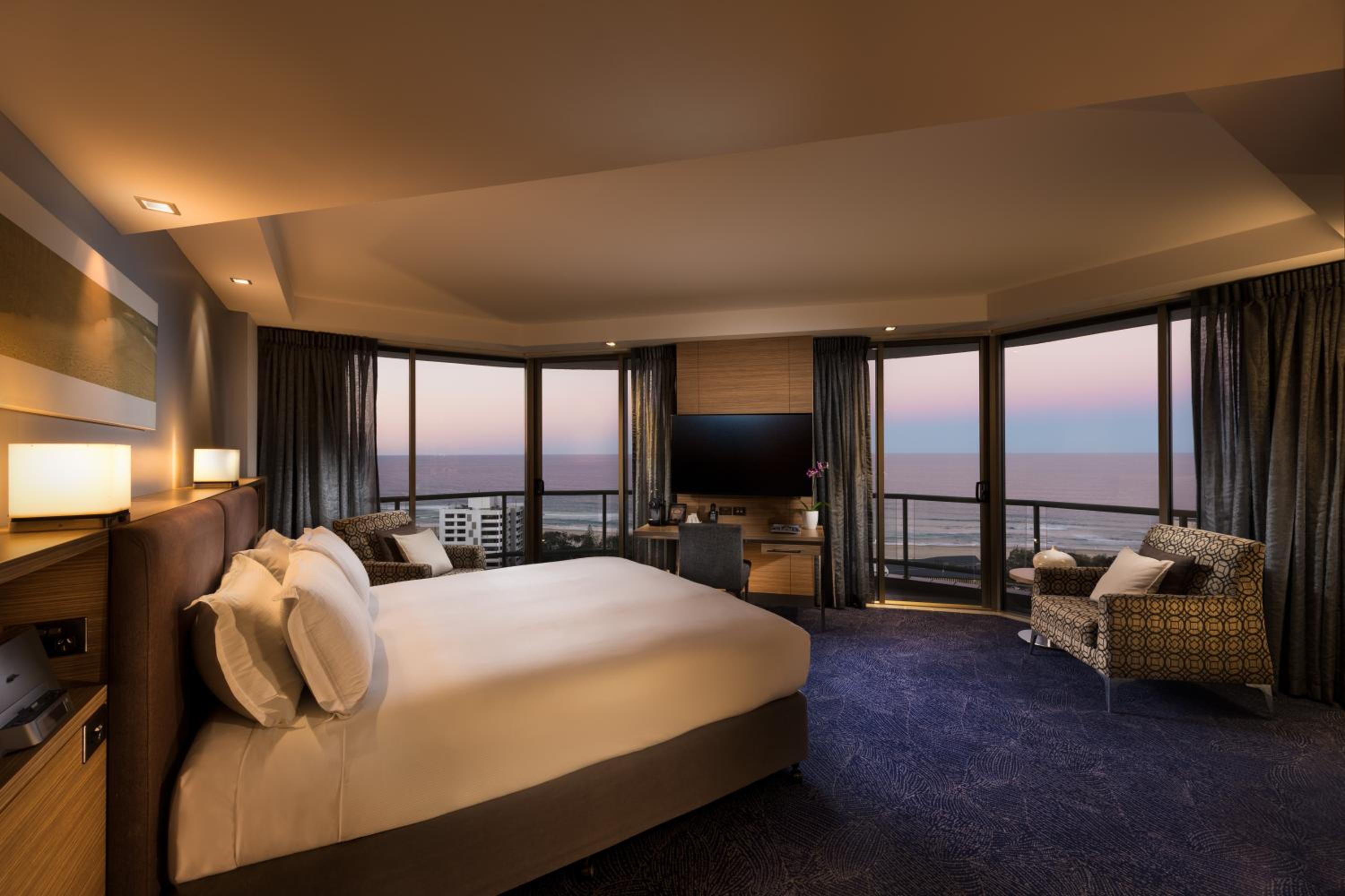 Signature King Room with Ocean View and Spa Bath - Photo 7