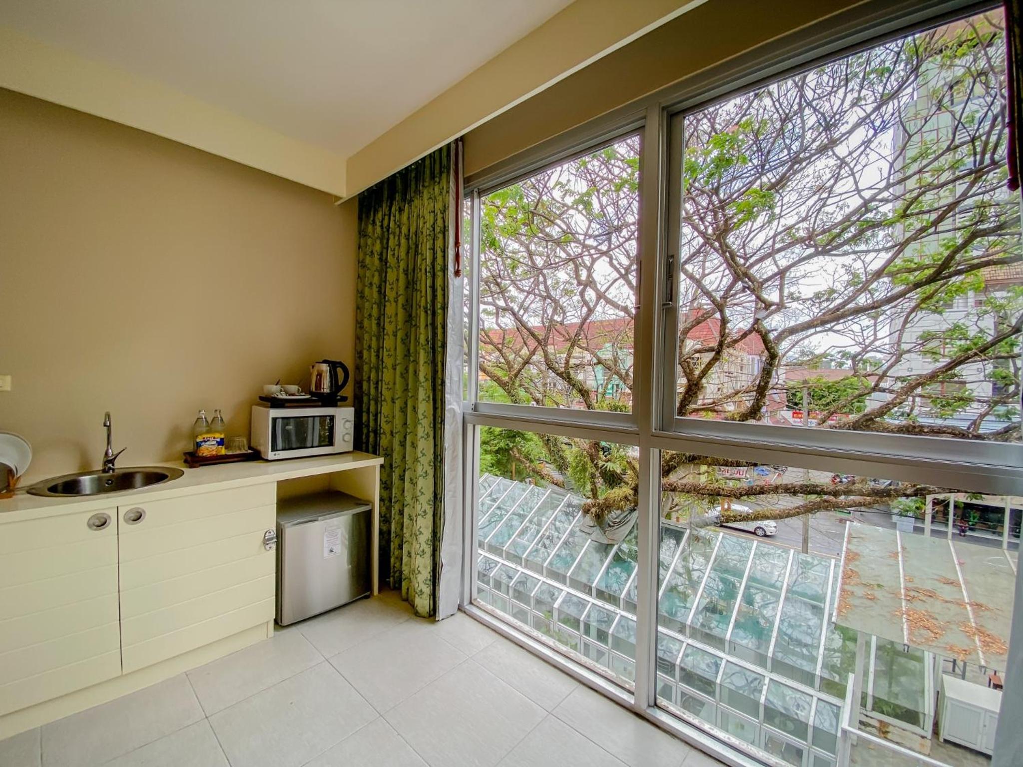 Deluxe Double or Twin Room - Photo 13