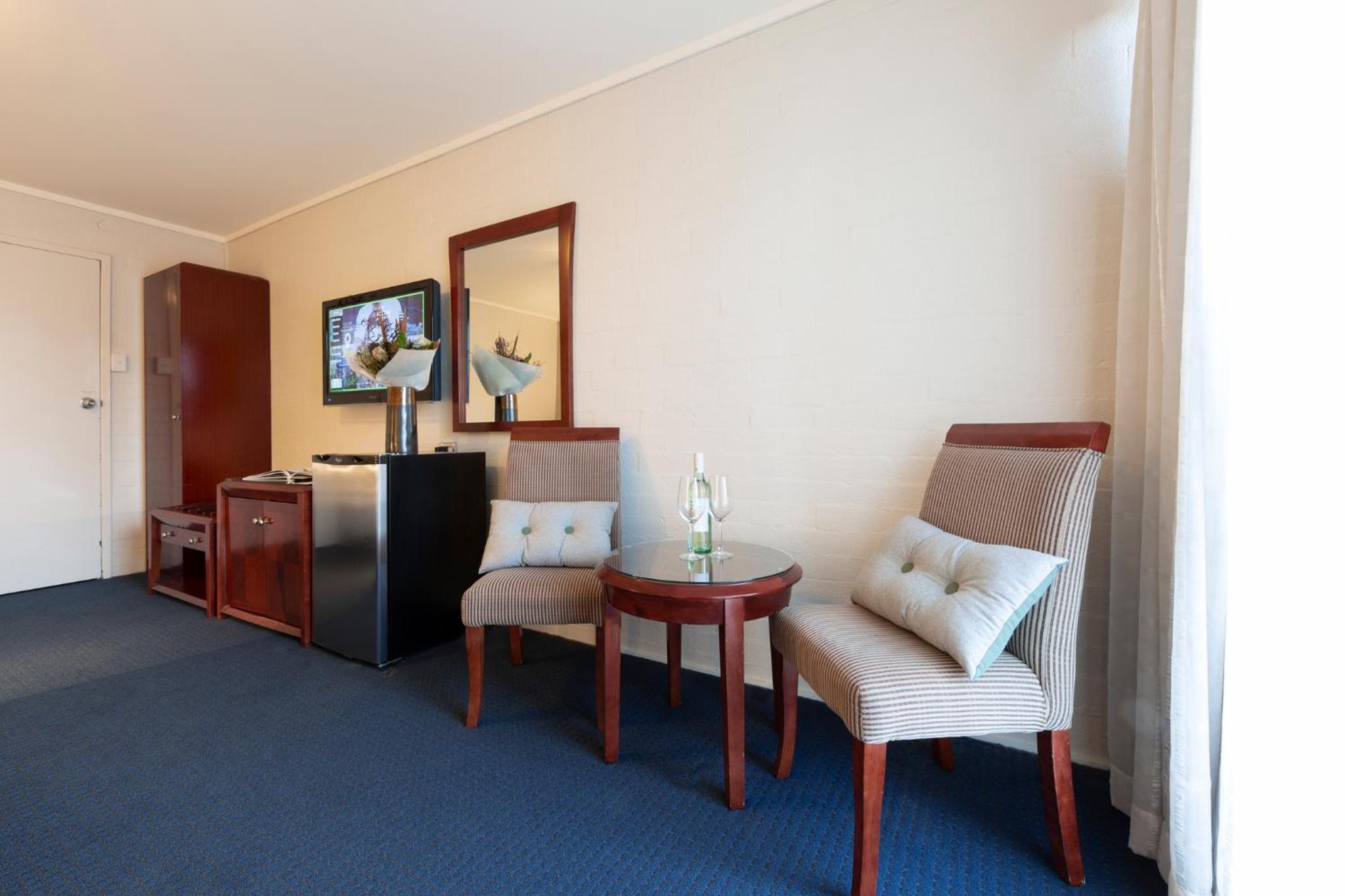 Superior King Room - Photo 4