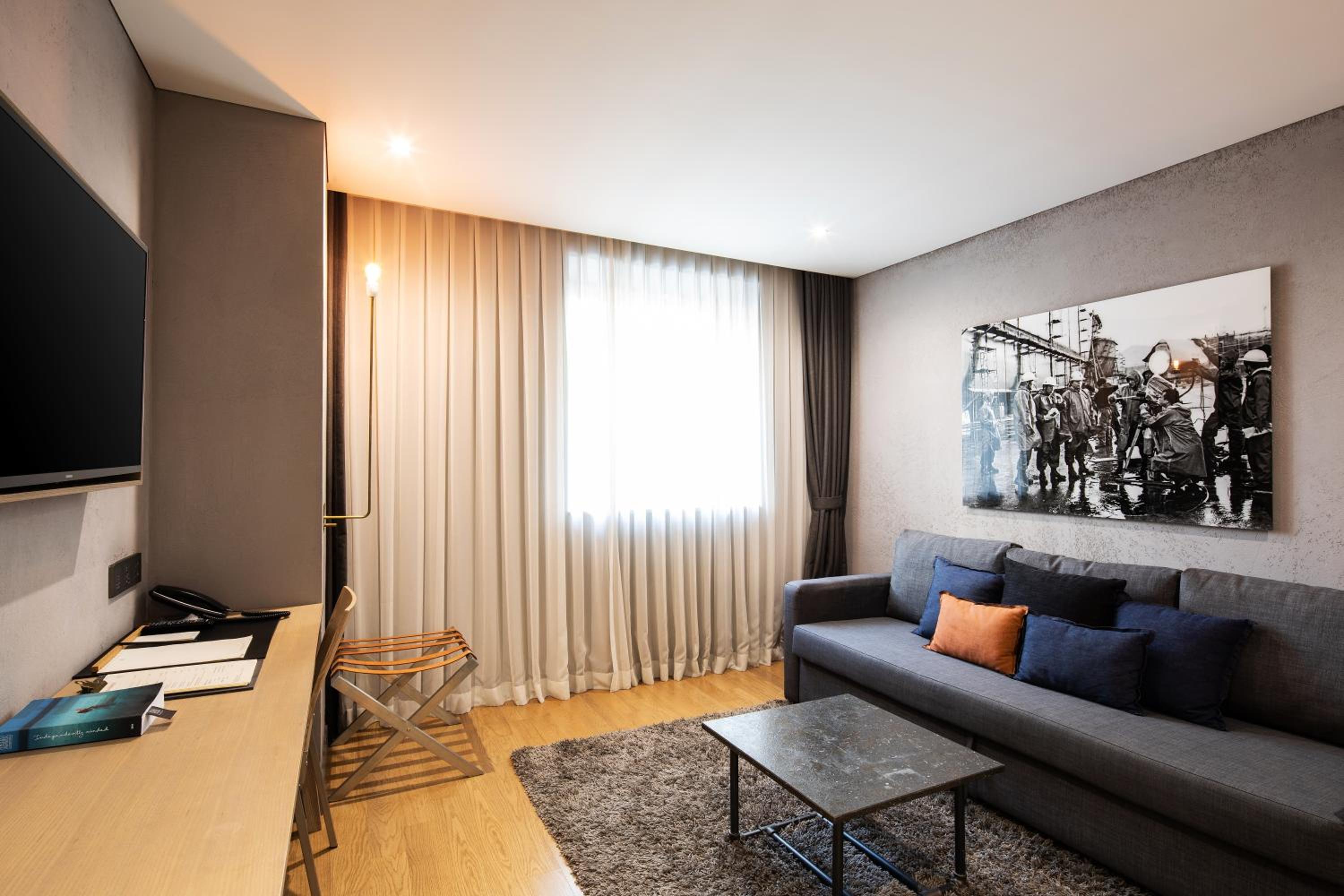 Corner Suite with sofa bed photo 3