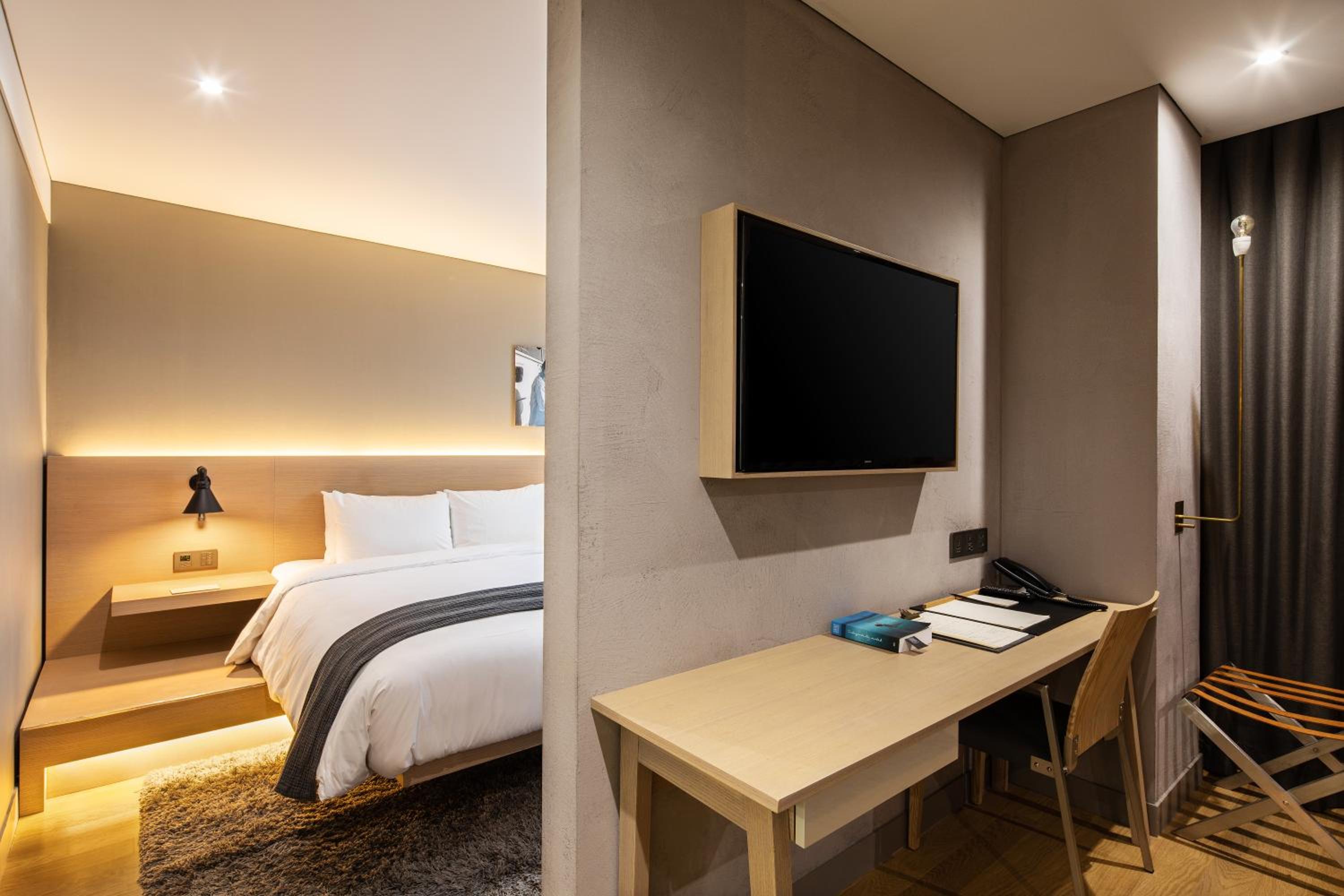 Corner Suite with sofa bed photo 2
