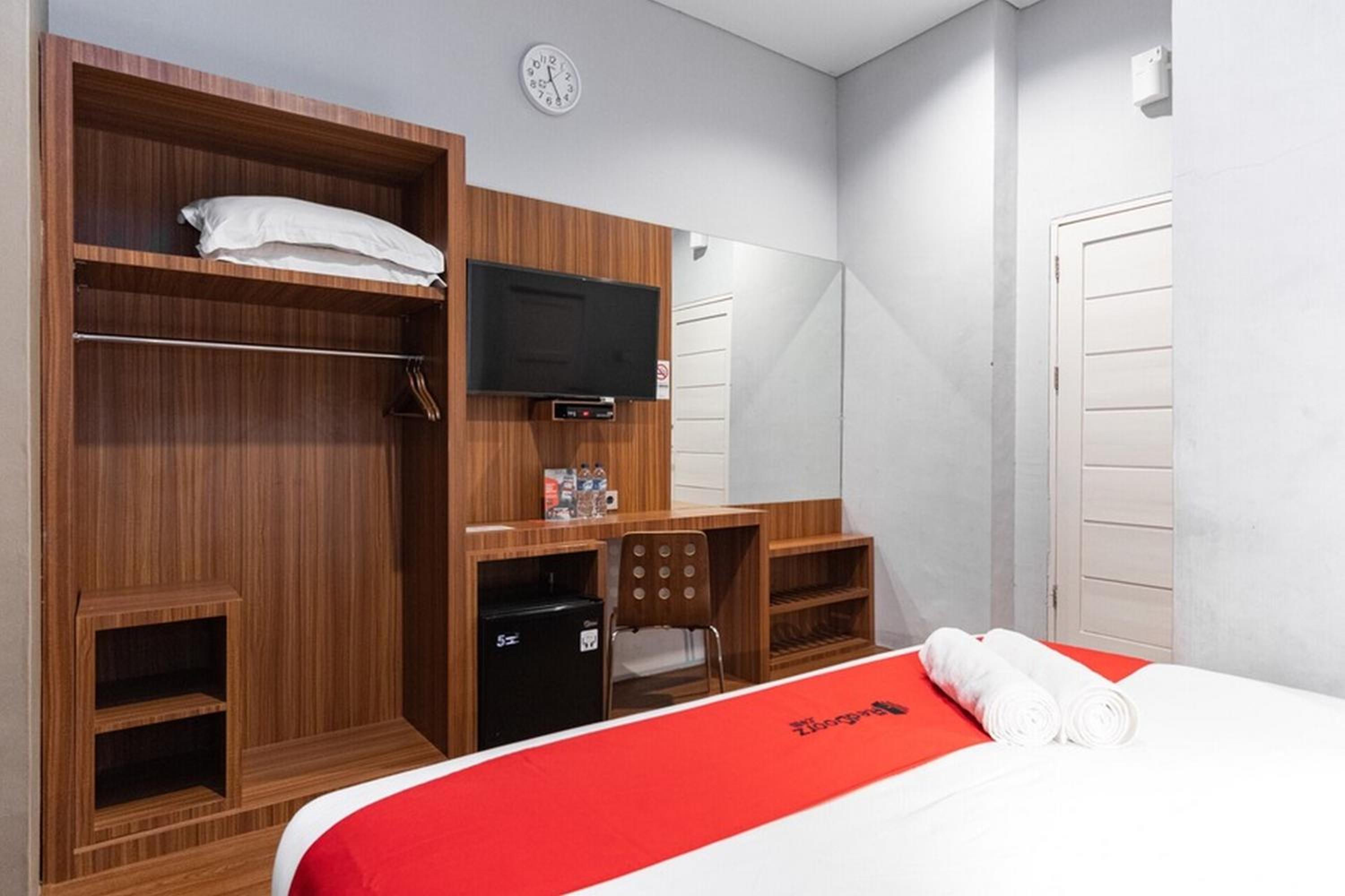 Deluxe Room - Photo 5