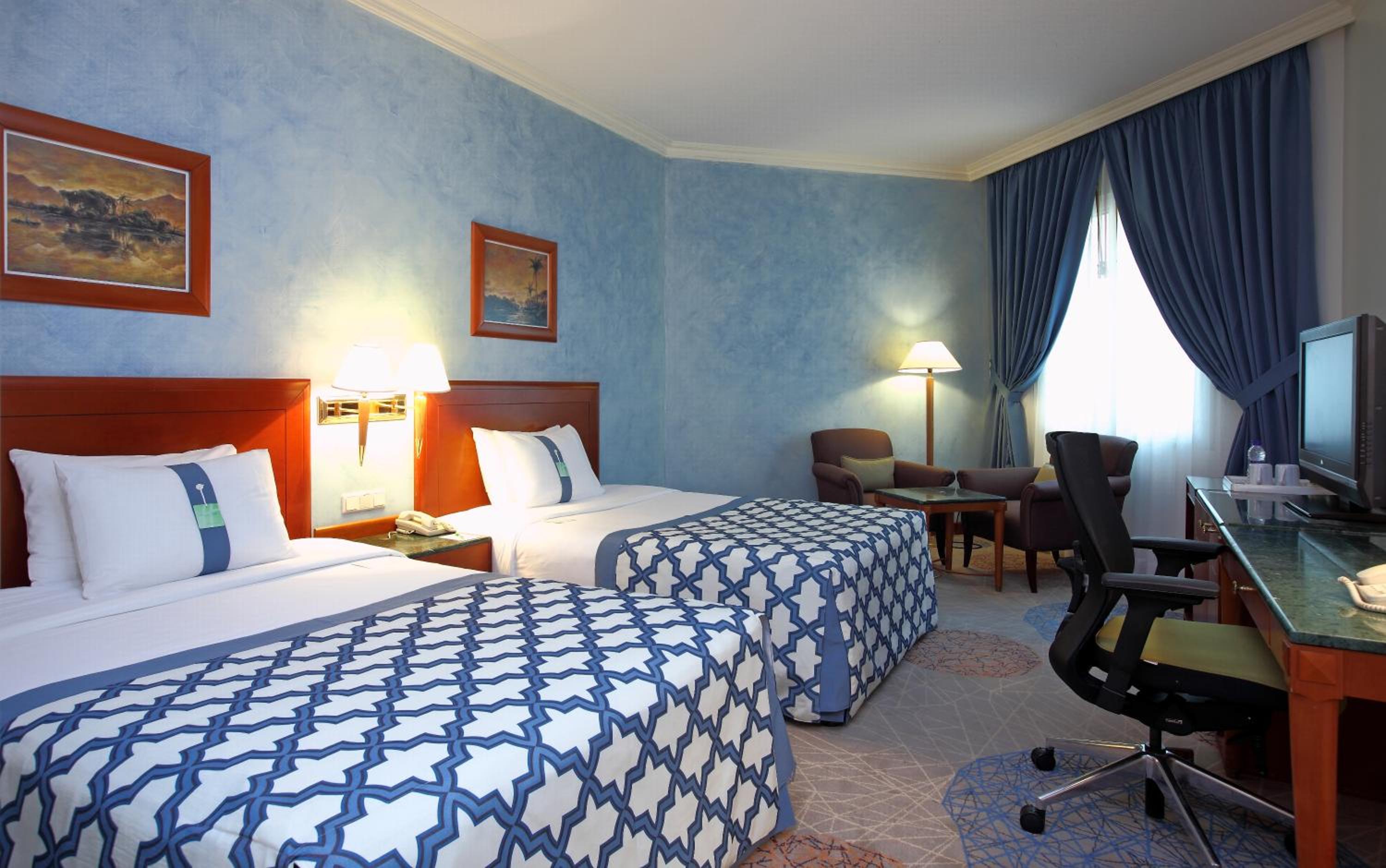 Standard Twin Room - Photo 1