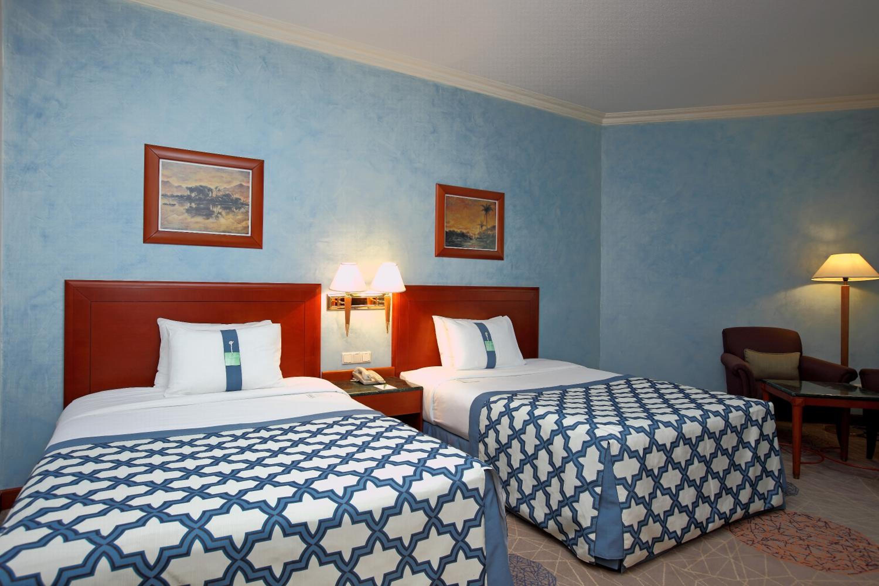 Standard Twin Room - Photo 3