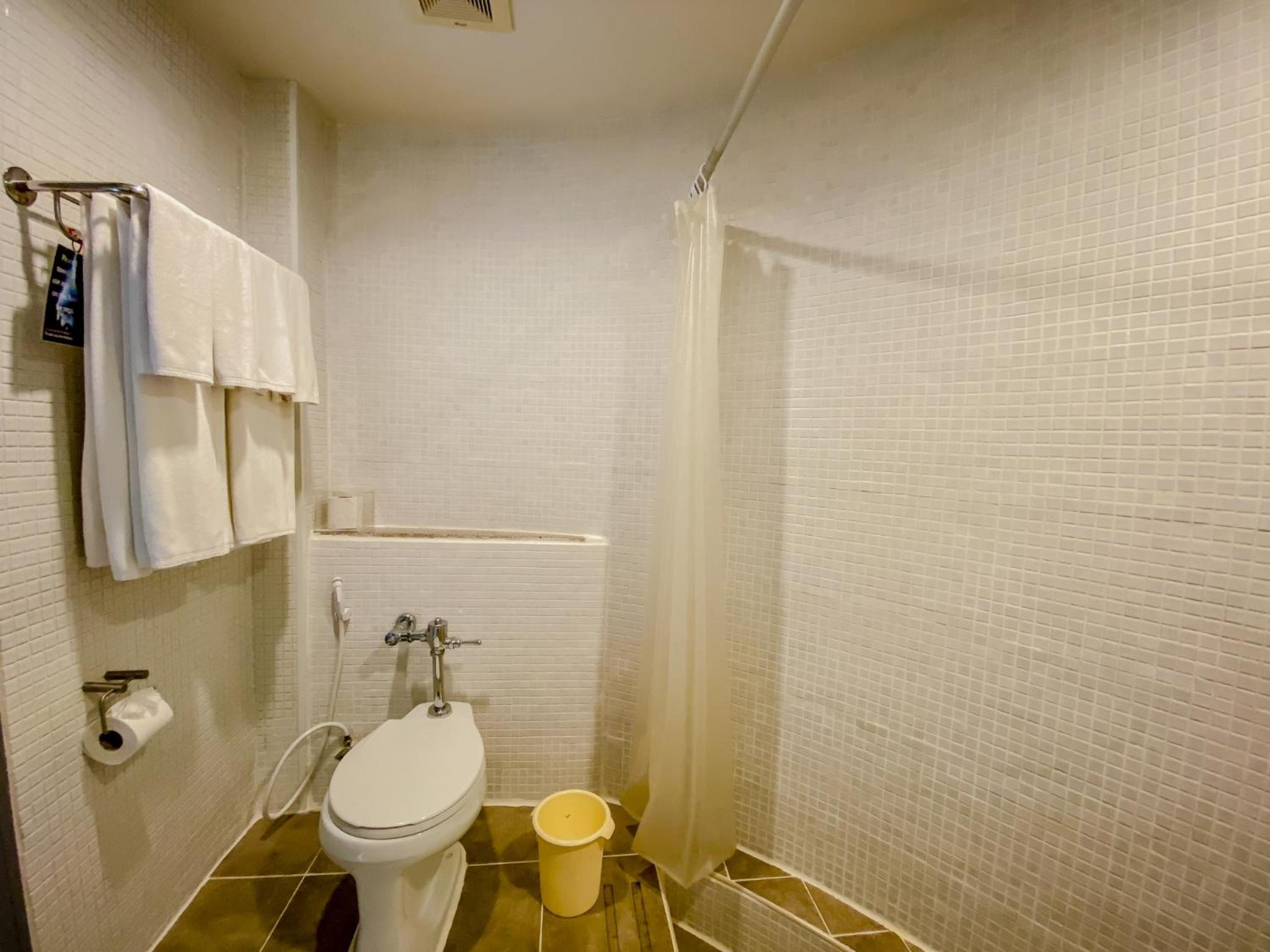 Deluxe Quadruple Room - Photo 2