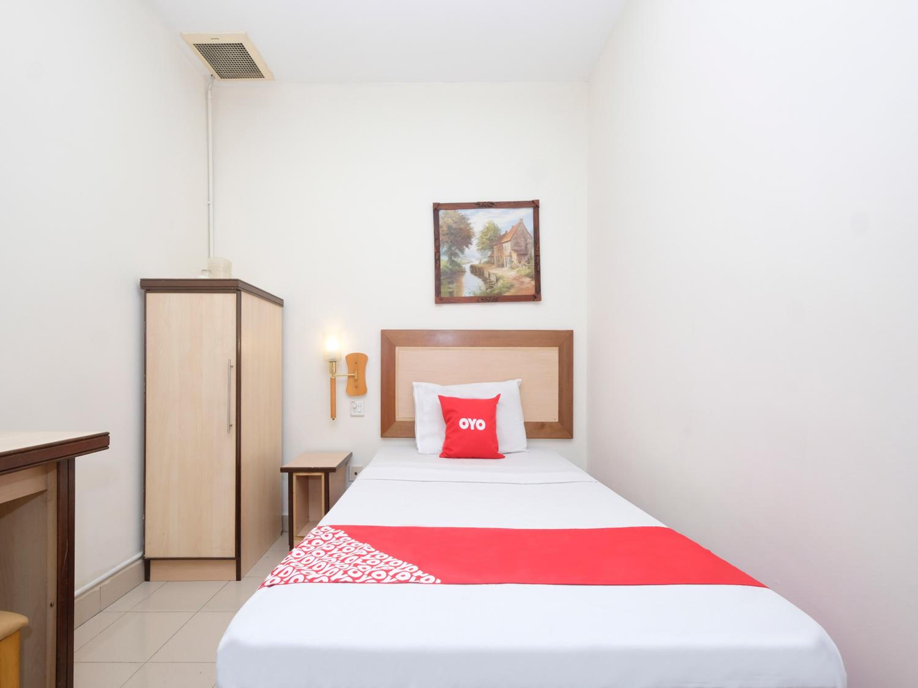 Deluxe Single Room