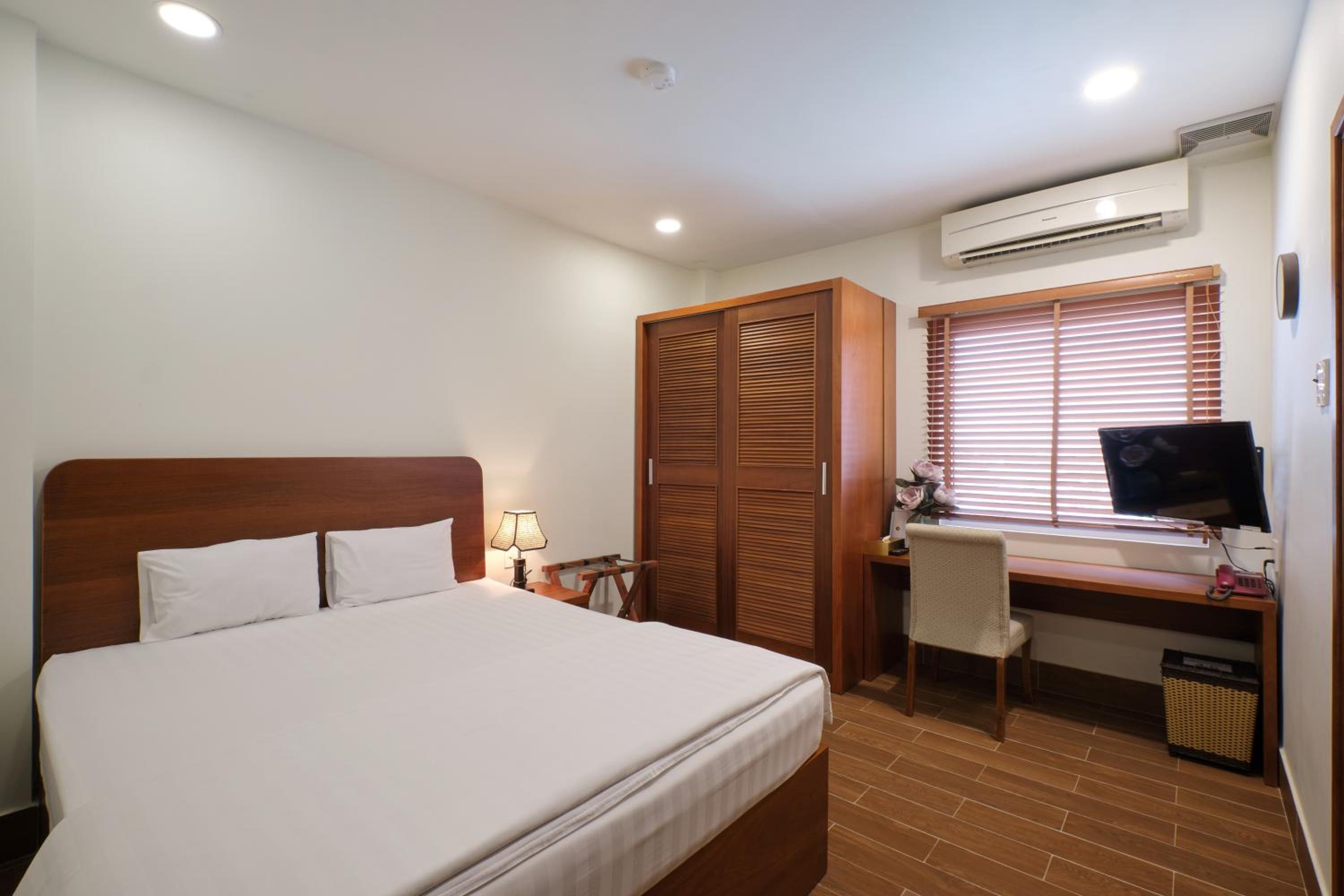 Large Double Room