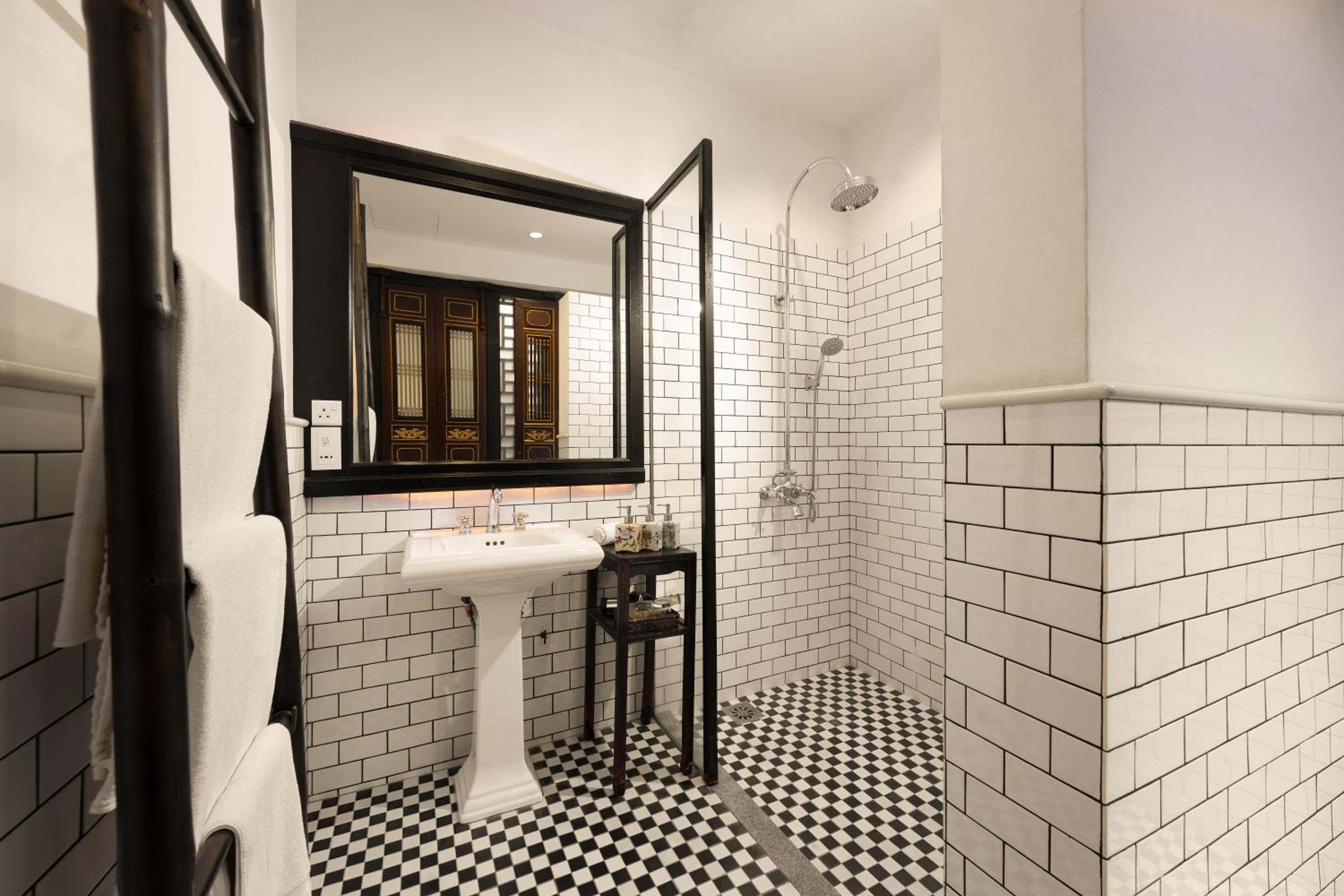 Ming Twin Room (Pool Access) - Photo 3