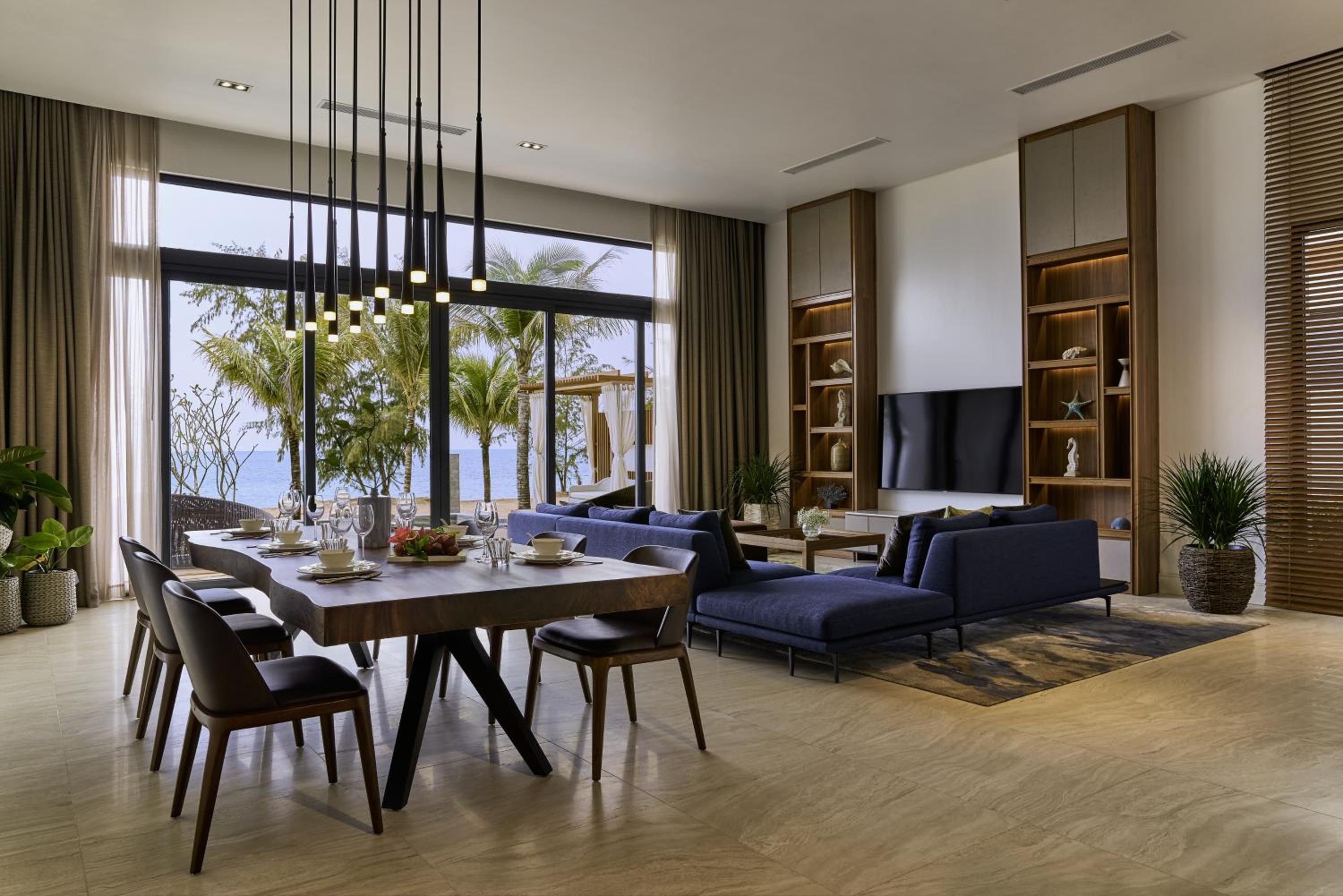 Three-Bedroom Beach Front Villa with Private Pool - Photo 4