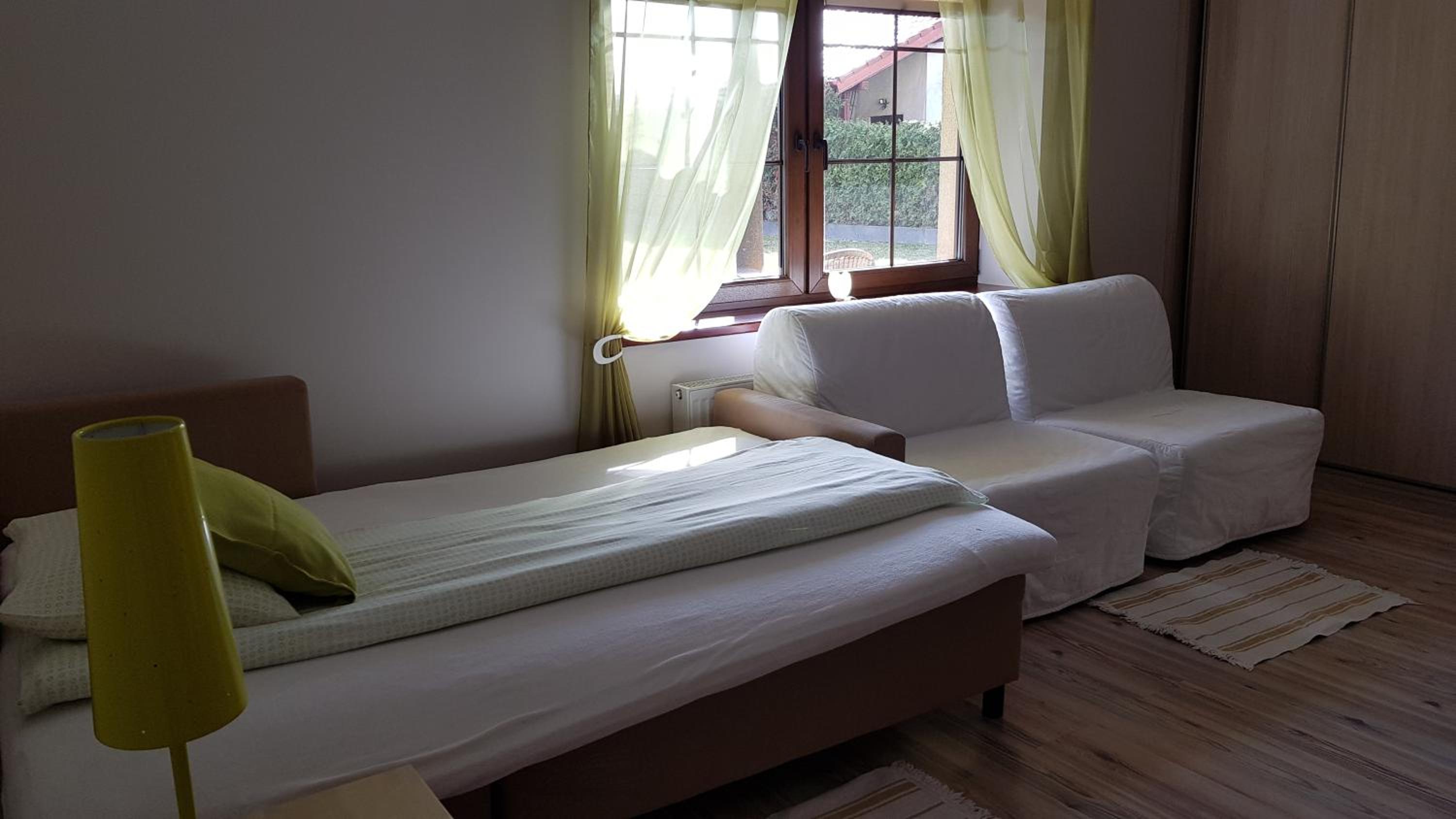 Studio Apartment - Photo 4