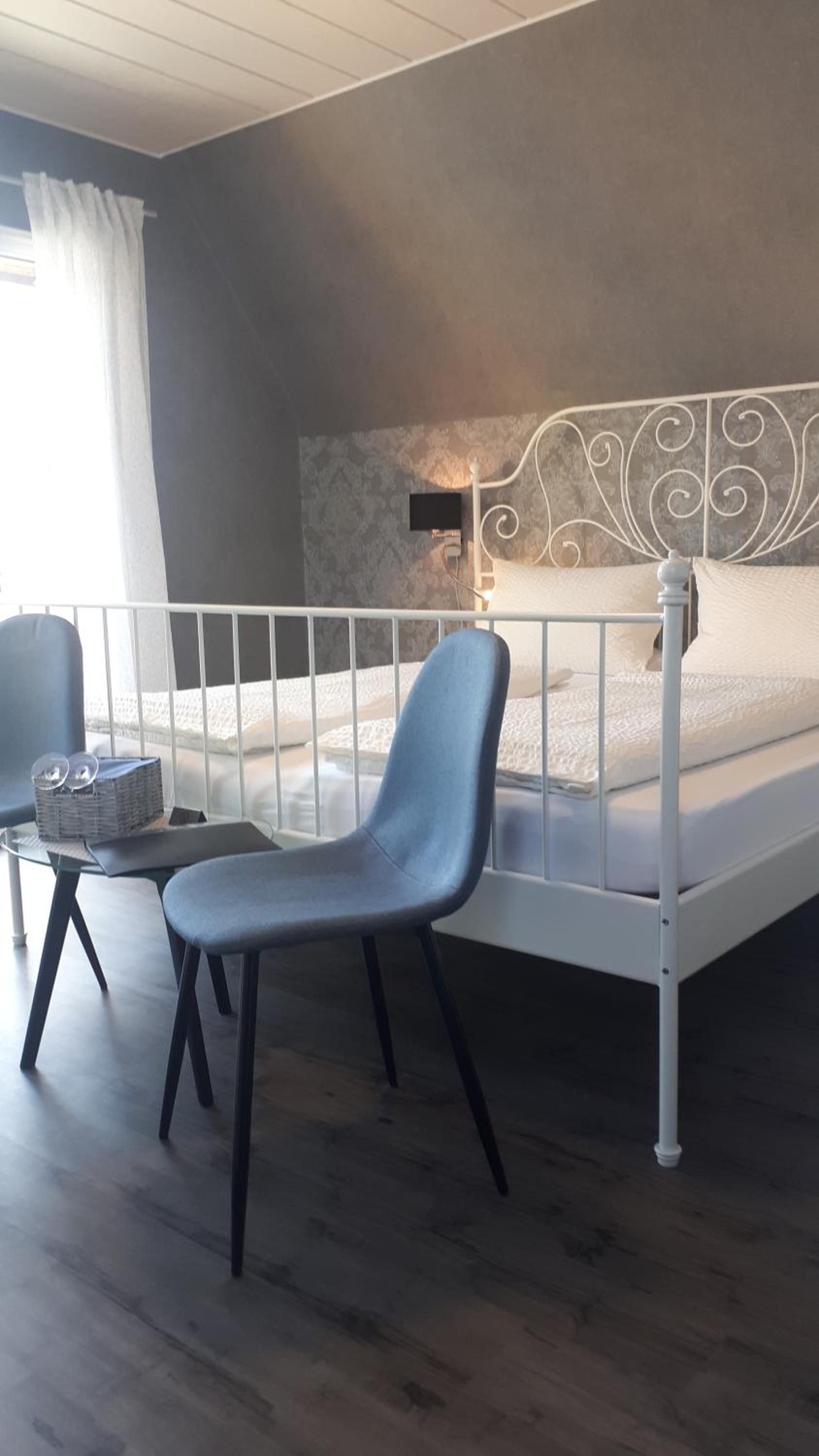 Double Room with Private Bathroom and Balcony photo 3