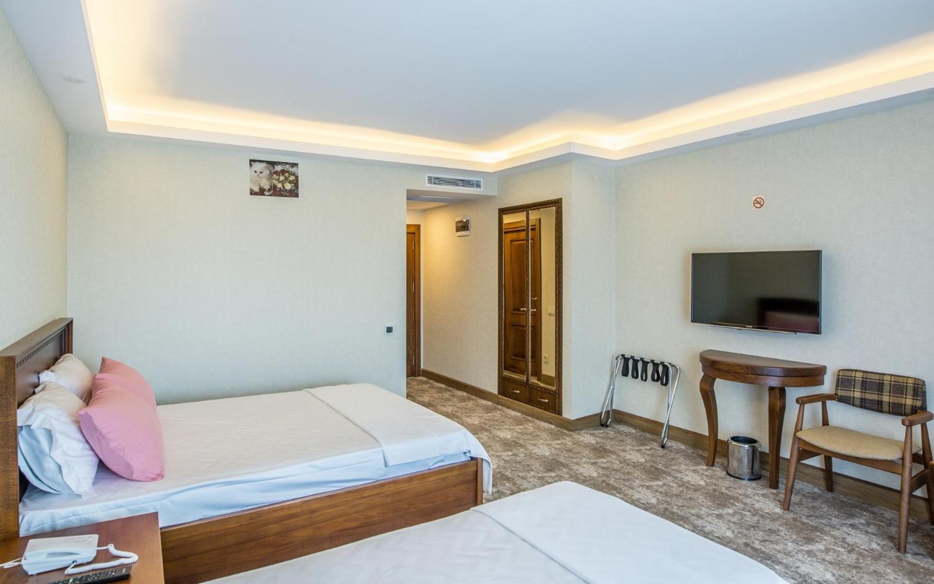 Deluxe Family Room - Photo 5