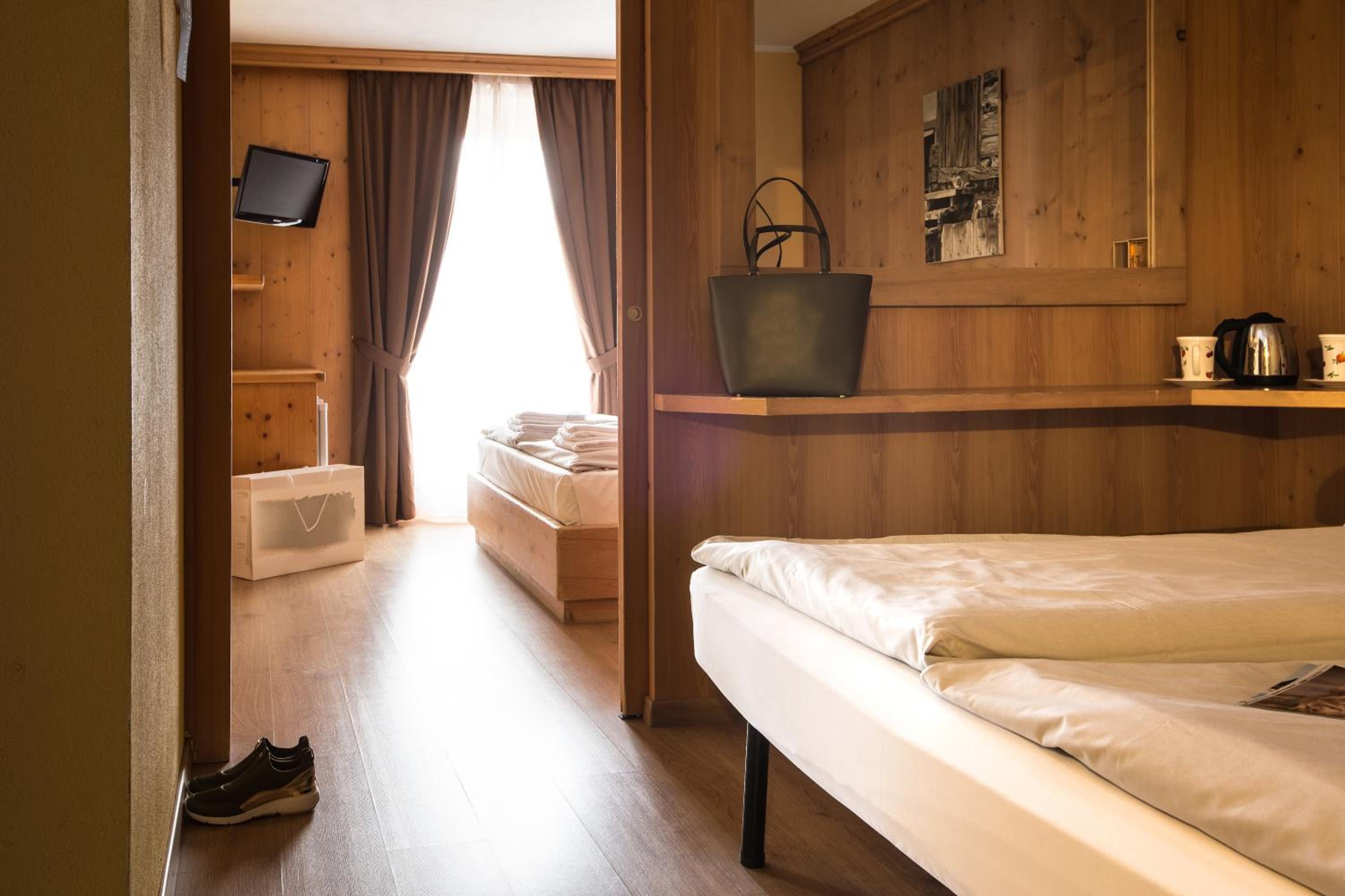 Superior Quadruple Room - Photo 5