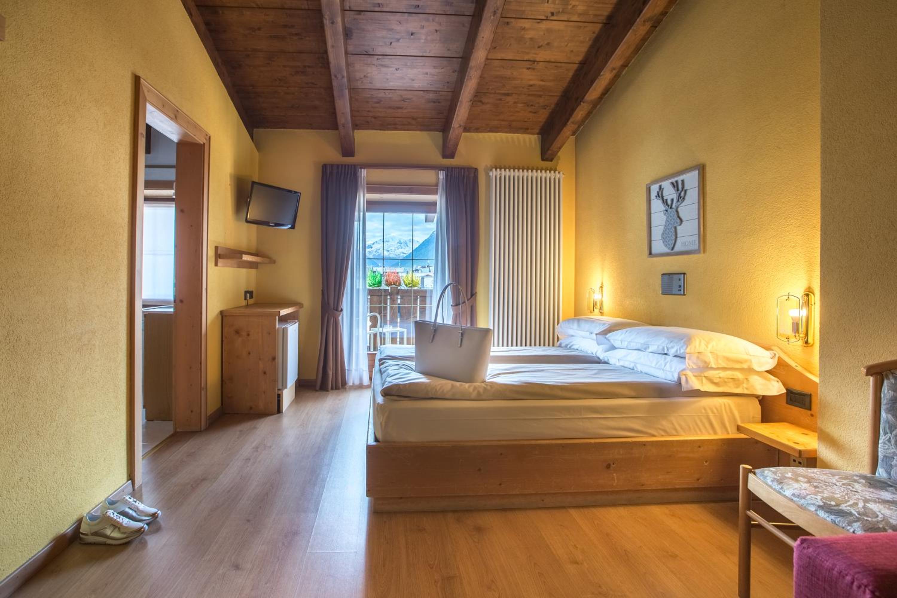 Standard Quadruple Room - Photo 4
