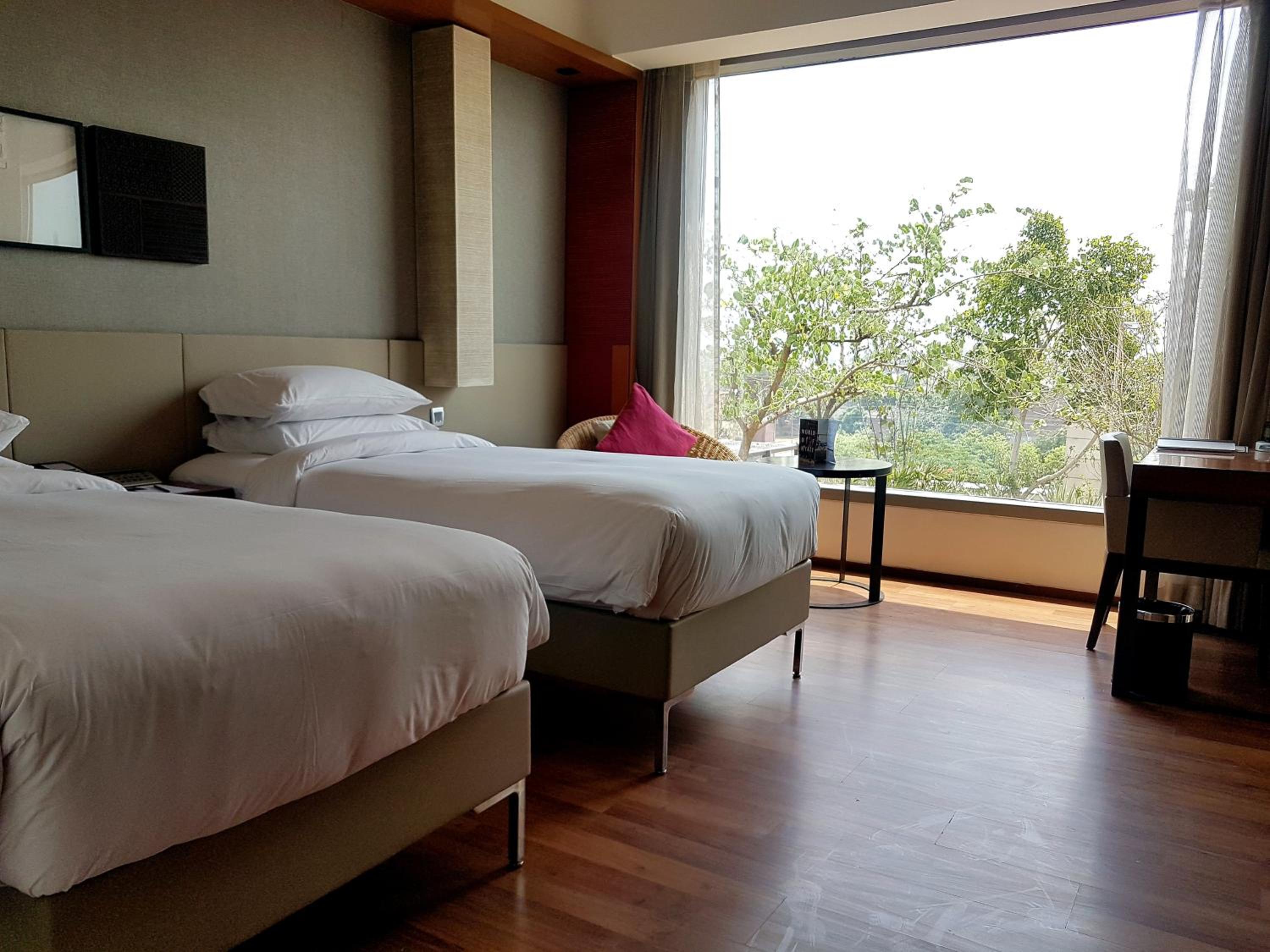 Twin Room – Club Access