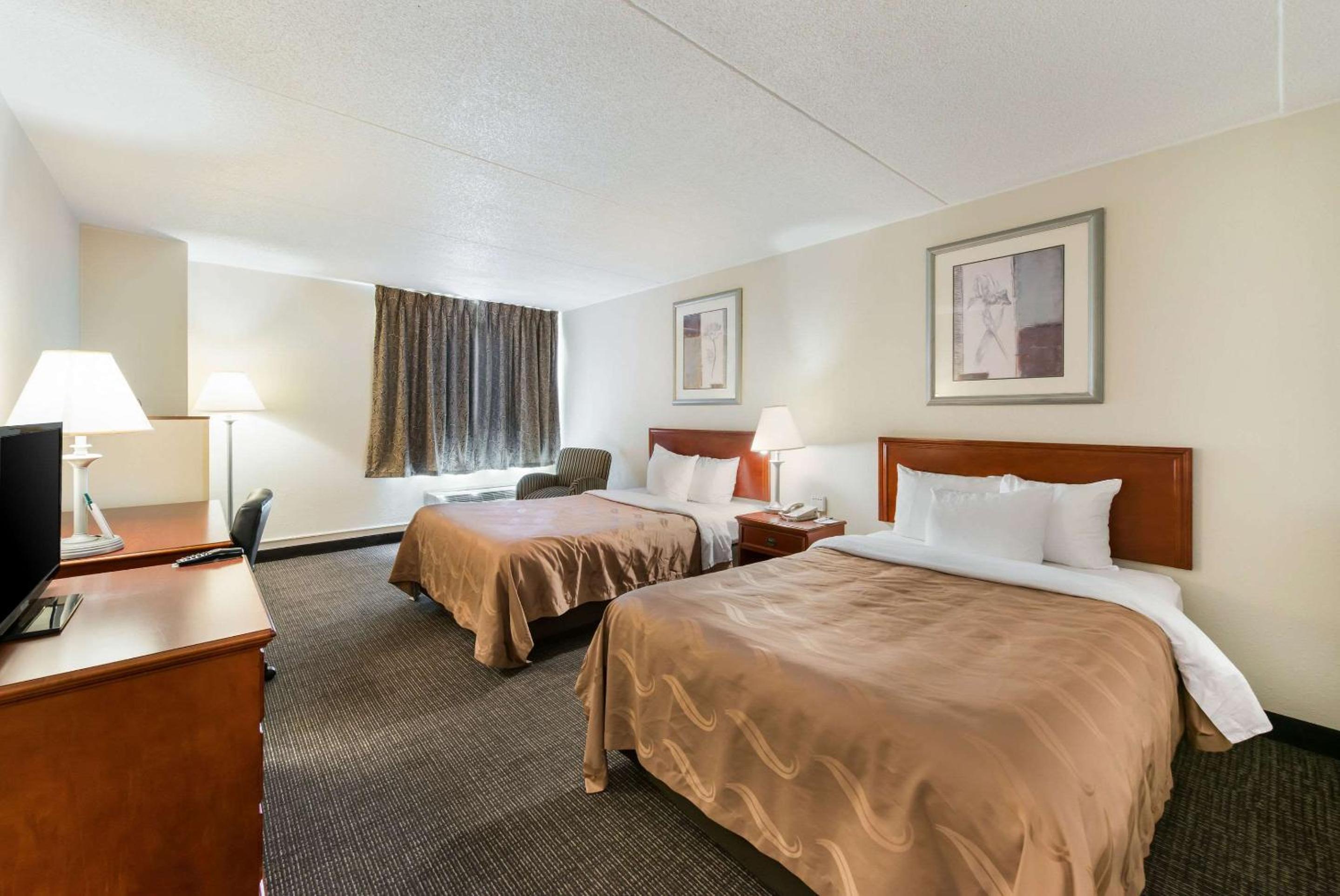 Double Room with Two Double Beds - Non-Smoking - Photo 1