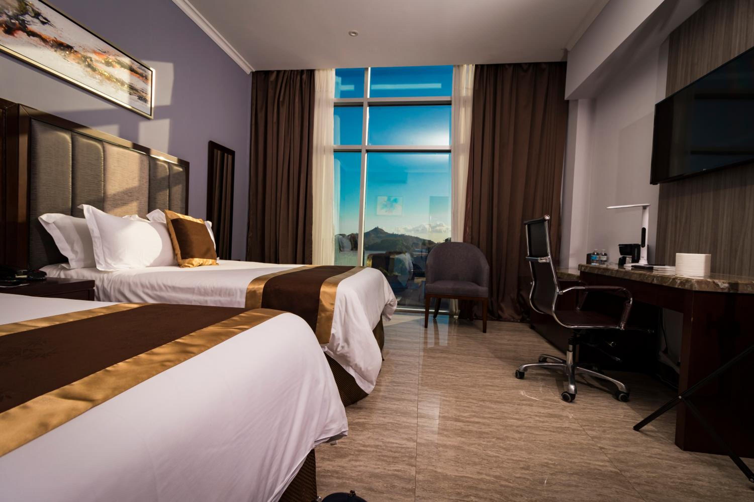 Twin Room with City View photo 2