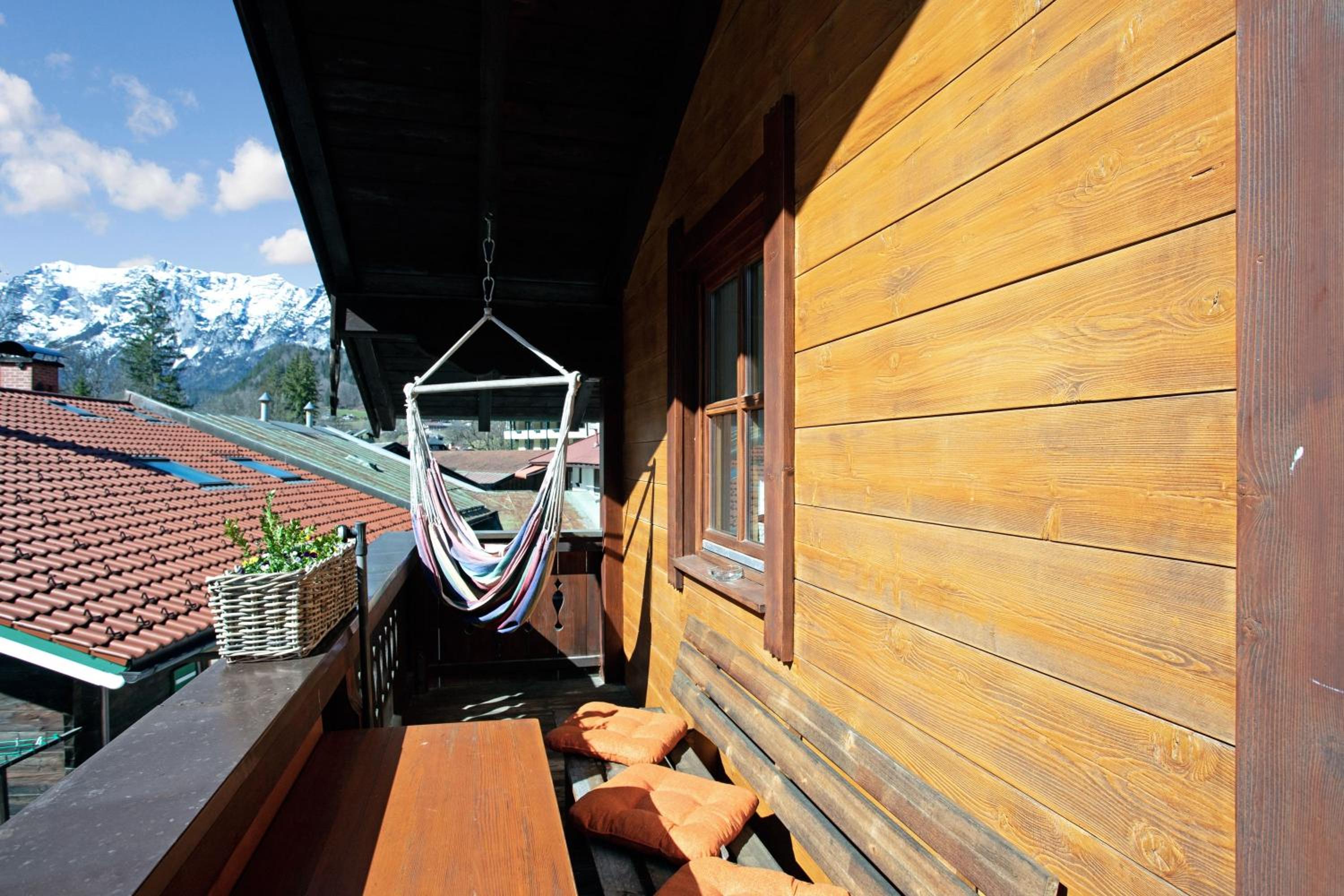 Two-Bedroom Deluxe Apartment with Garden View photo 2