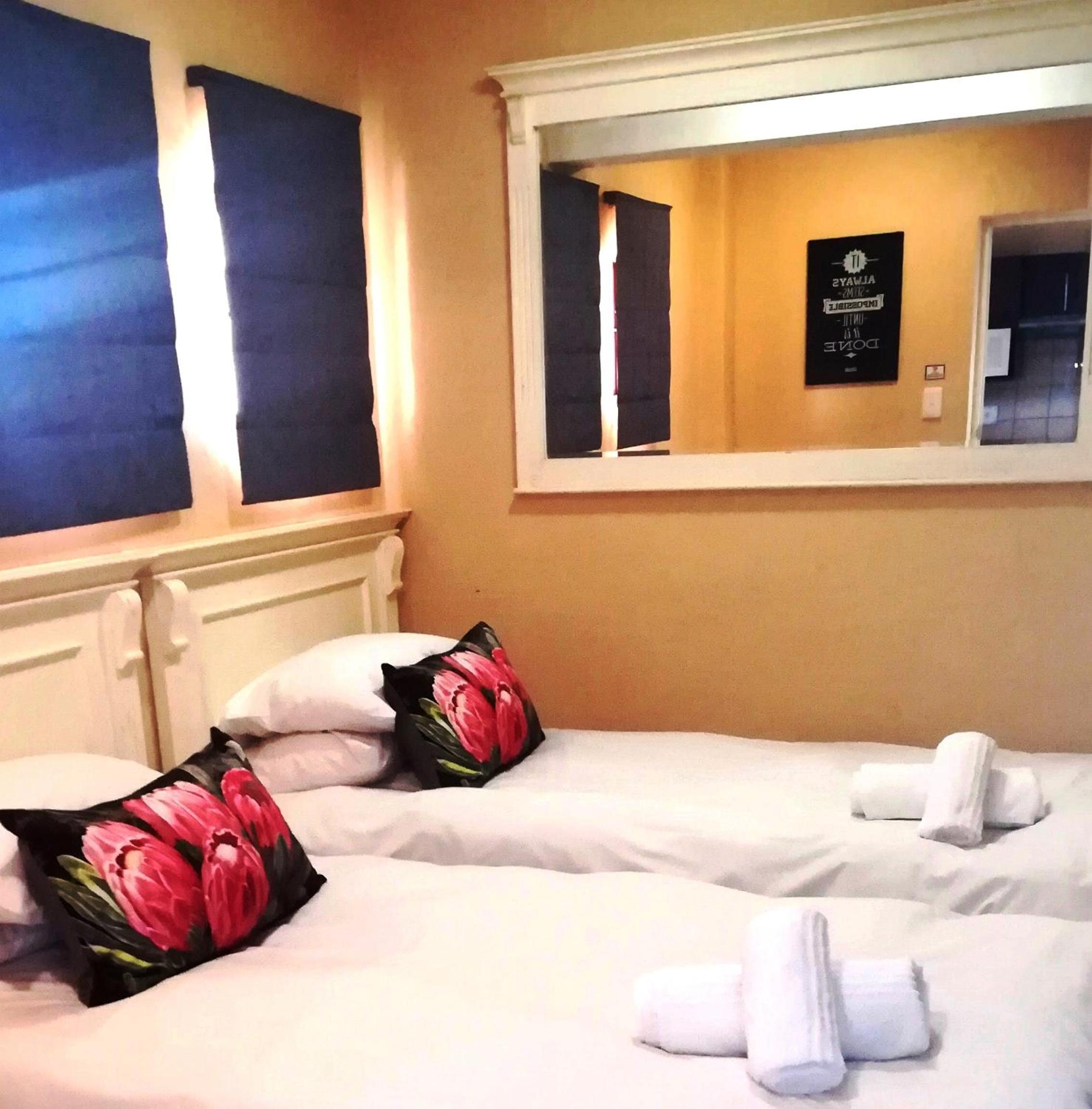 Two-Bedroom Apartment with Double Bed and Twin Beds photo 2