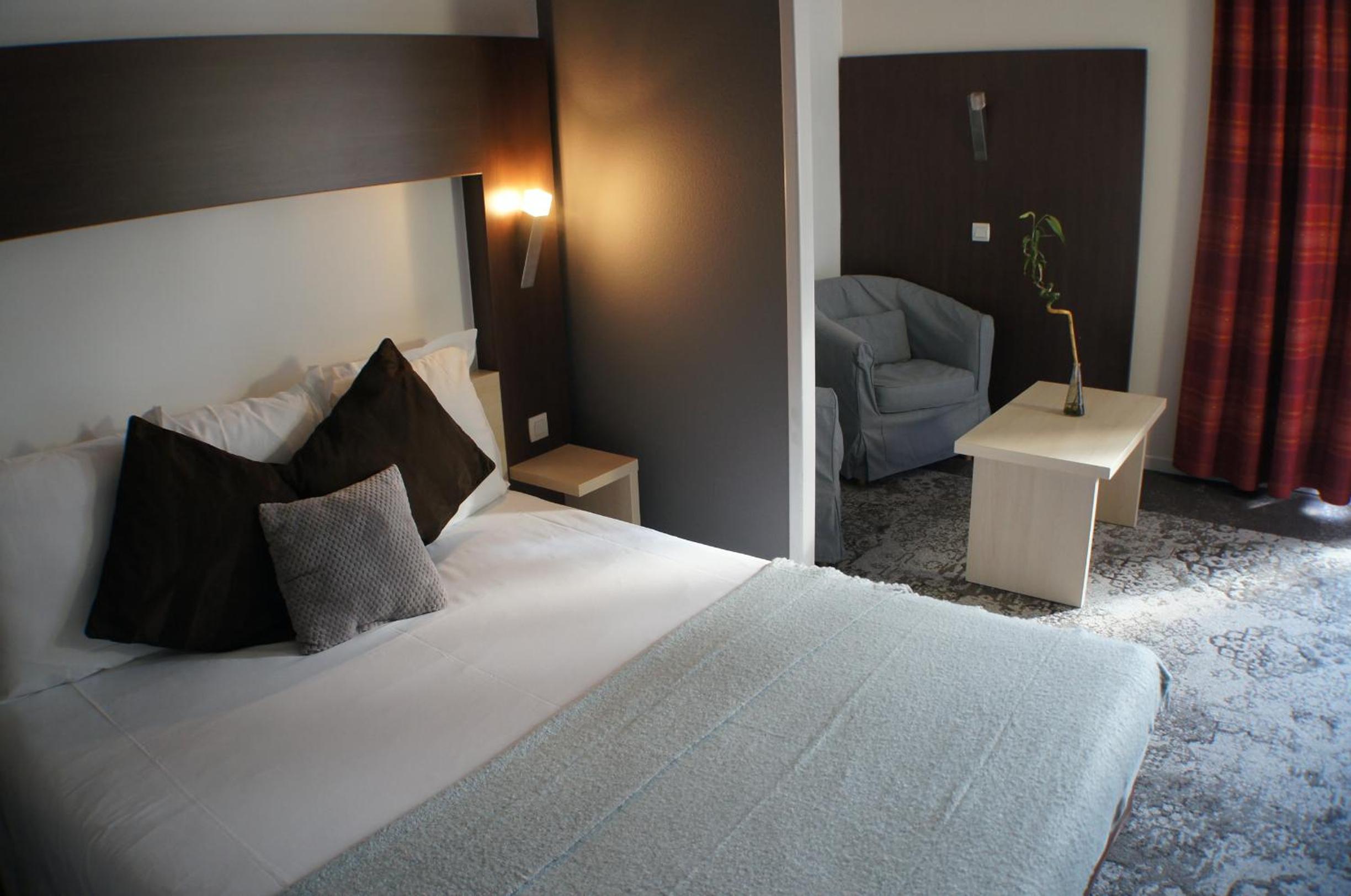 Double Room - Photo 9